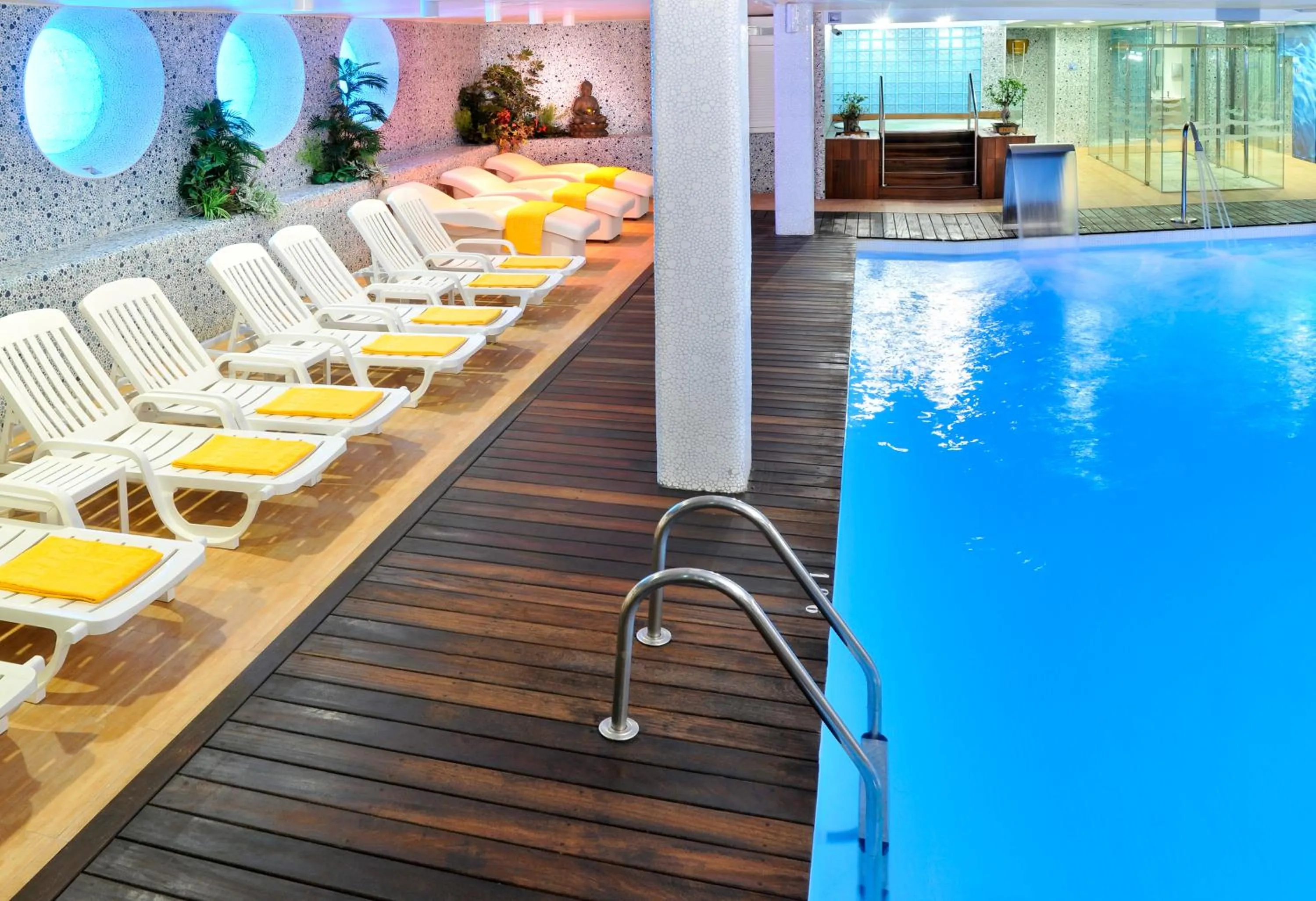 Swimming pool in GHT Oasis Tossa & Spa