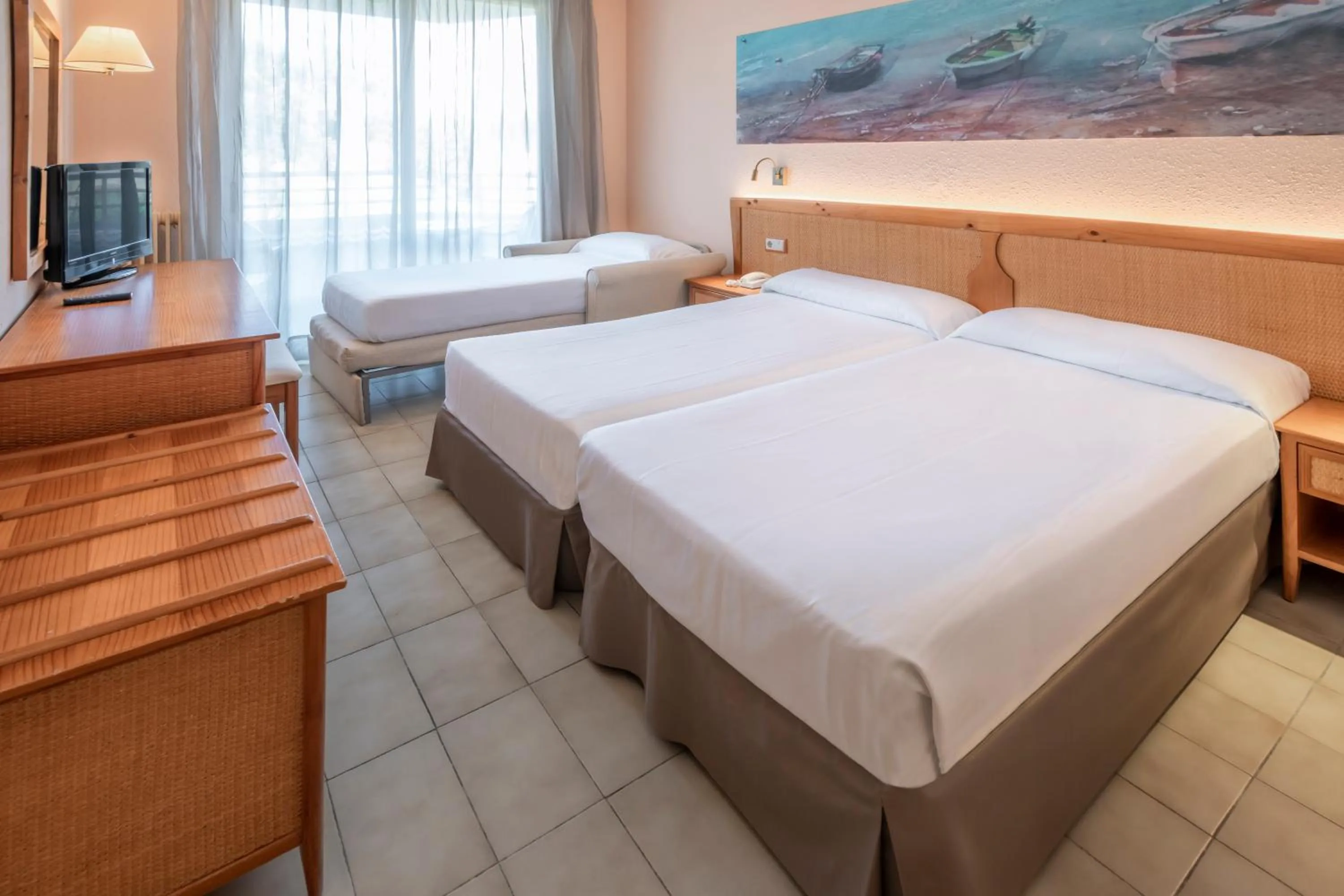 Photo of the whole room, Bed in GHT Oasis Tossa & Spa