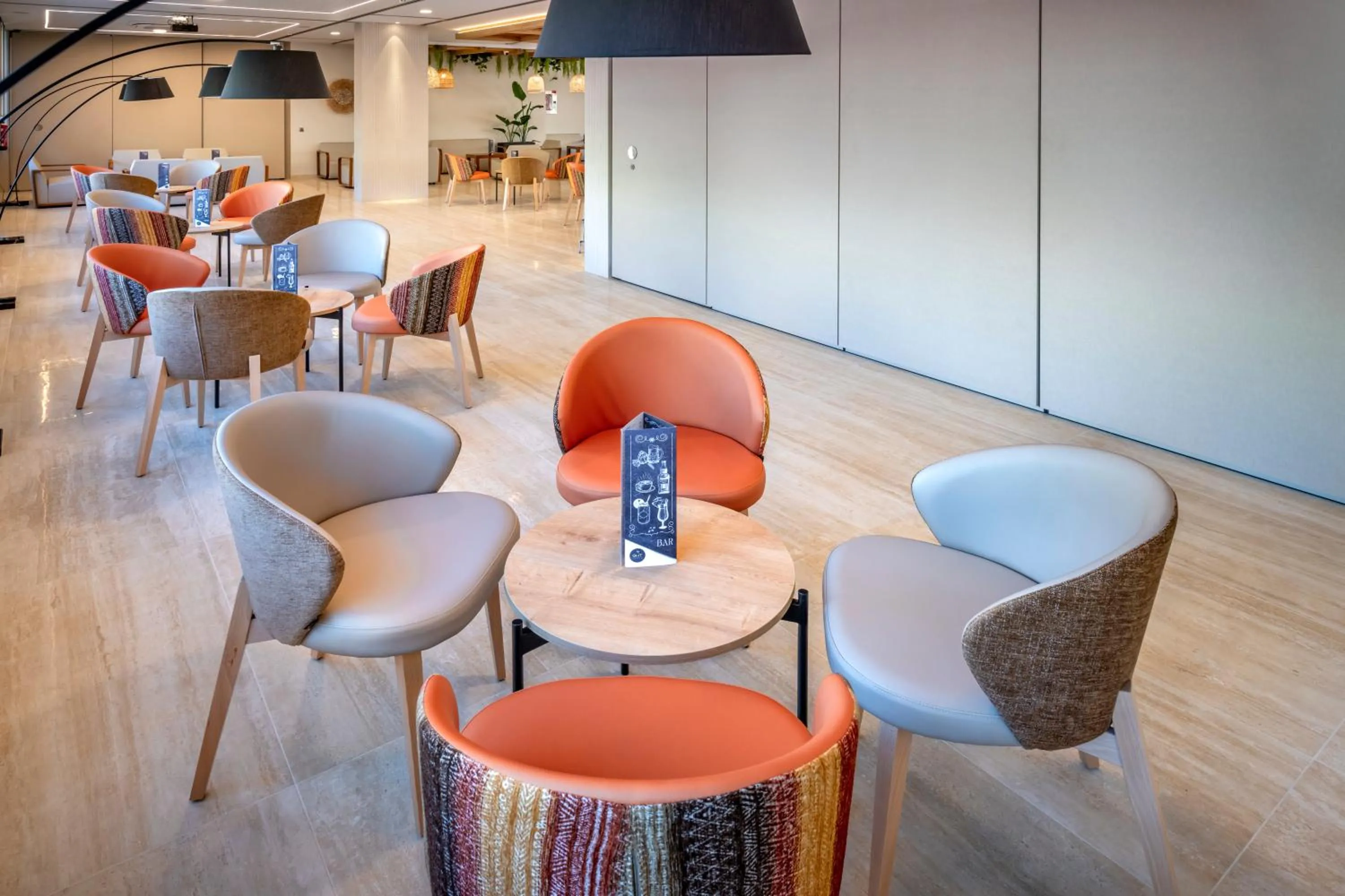 Lounge or bar in GHT Oasis Tossa & Spa