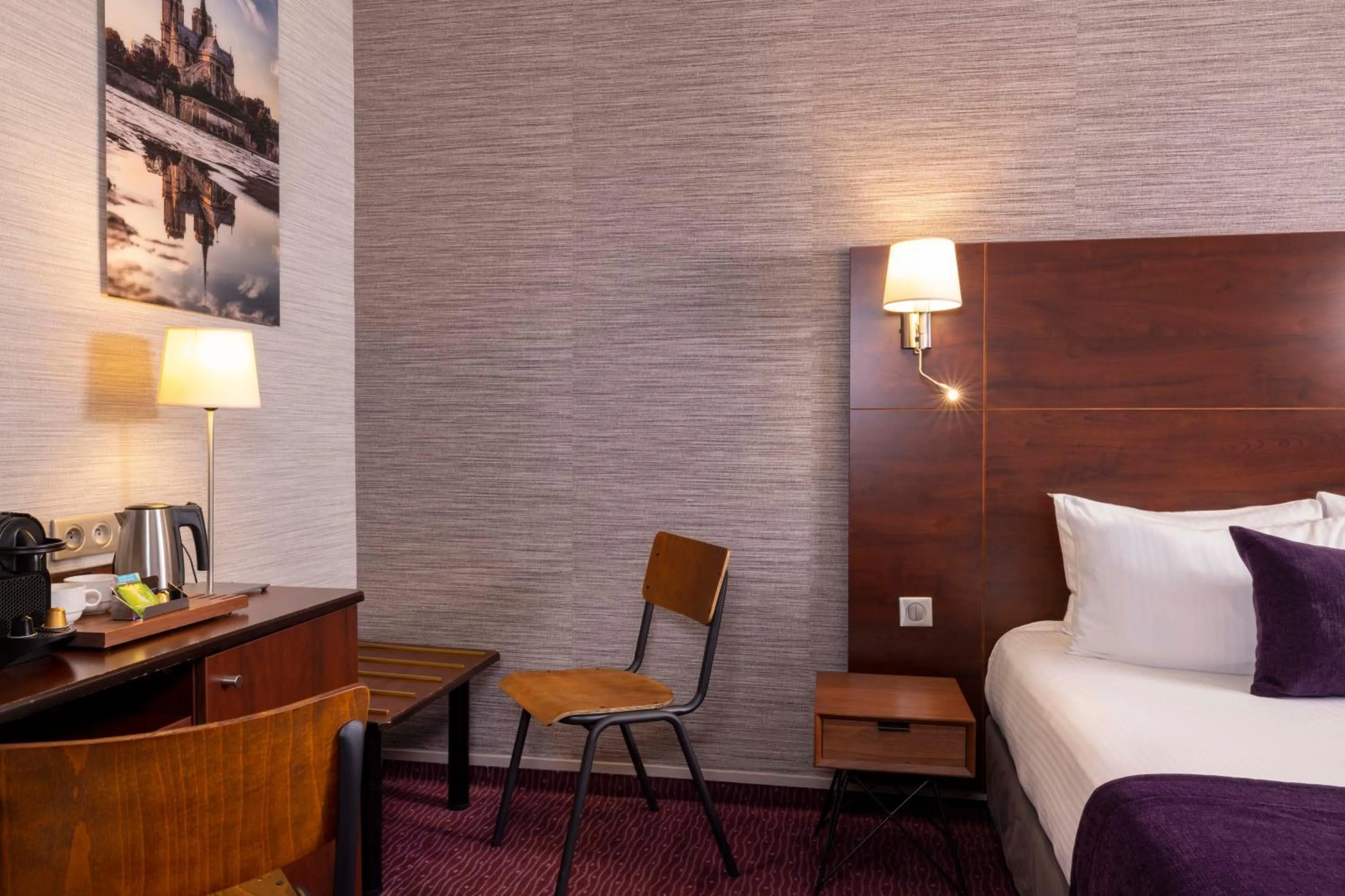 Bed in Hôtel L'Interlude