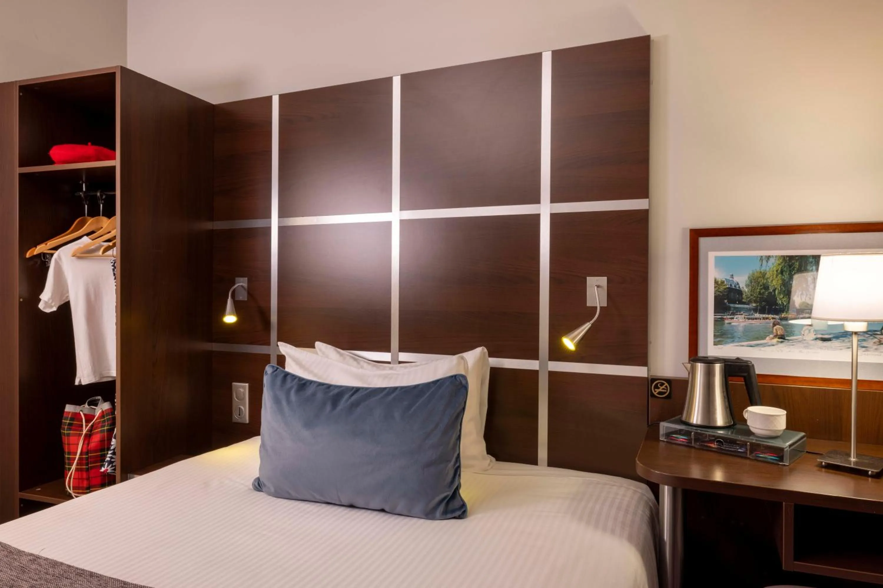 Bed in Hôtel L'Interlude