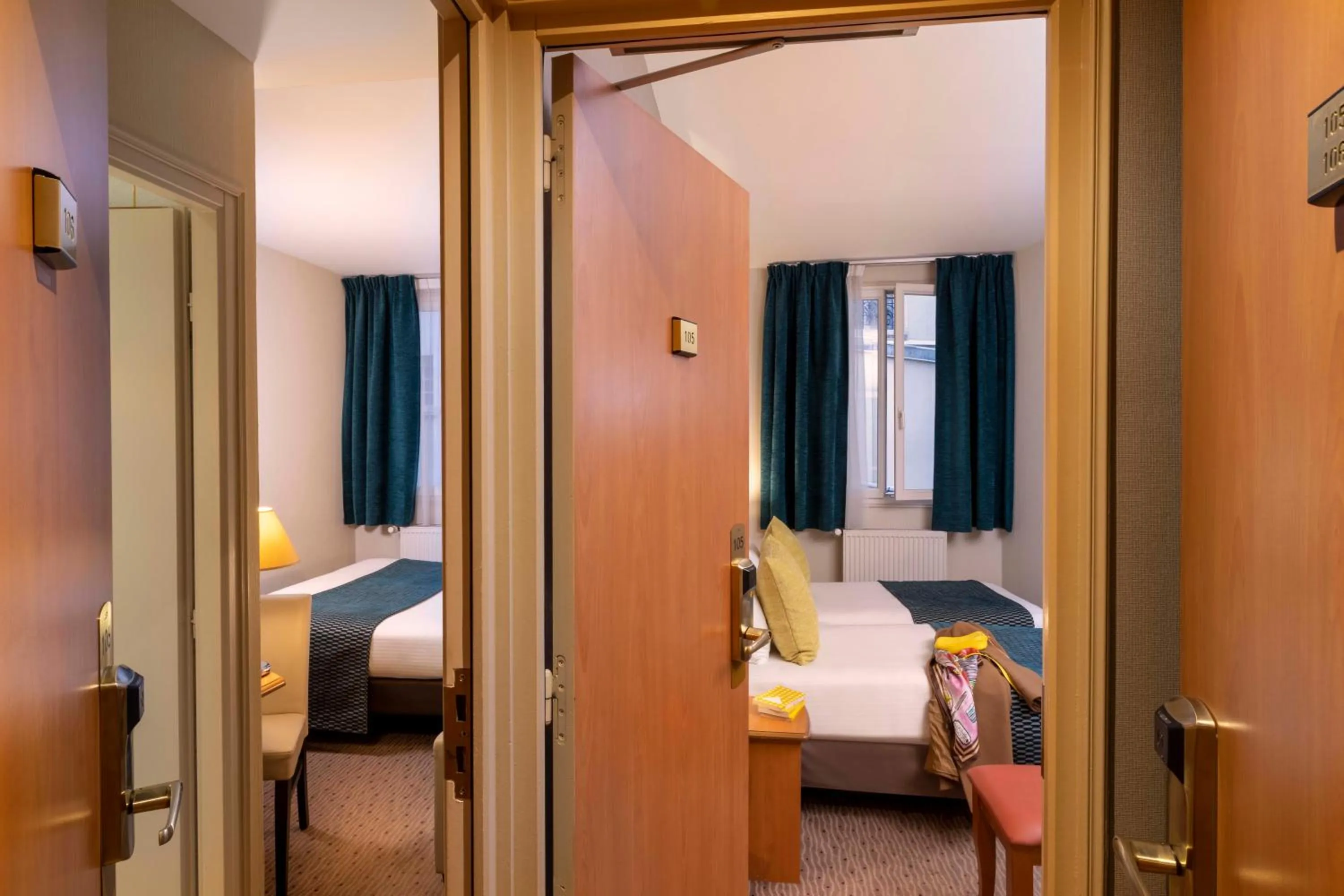 Bed in Hôtel L'Interlude