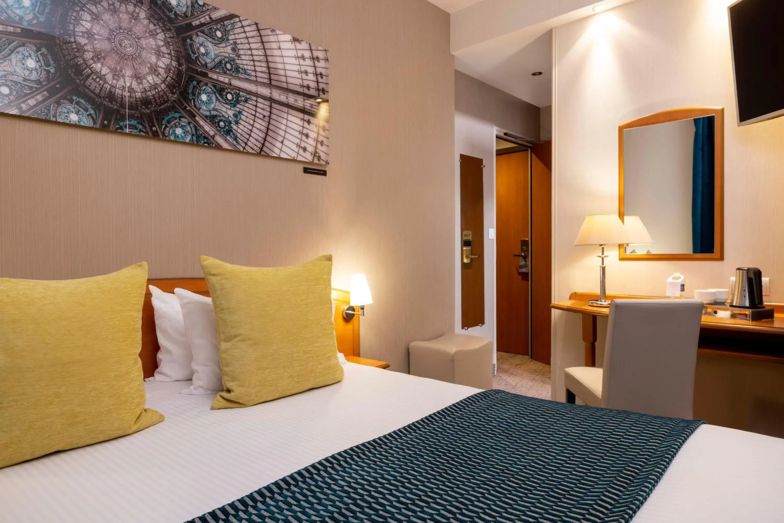 Connecting Room in Hôtel L'Interlude Connecting Room in Hôtel L'Interlude