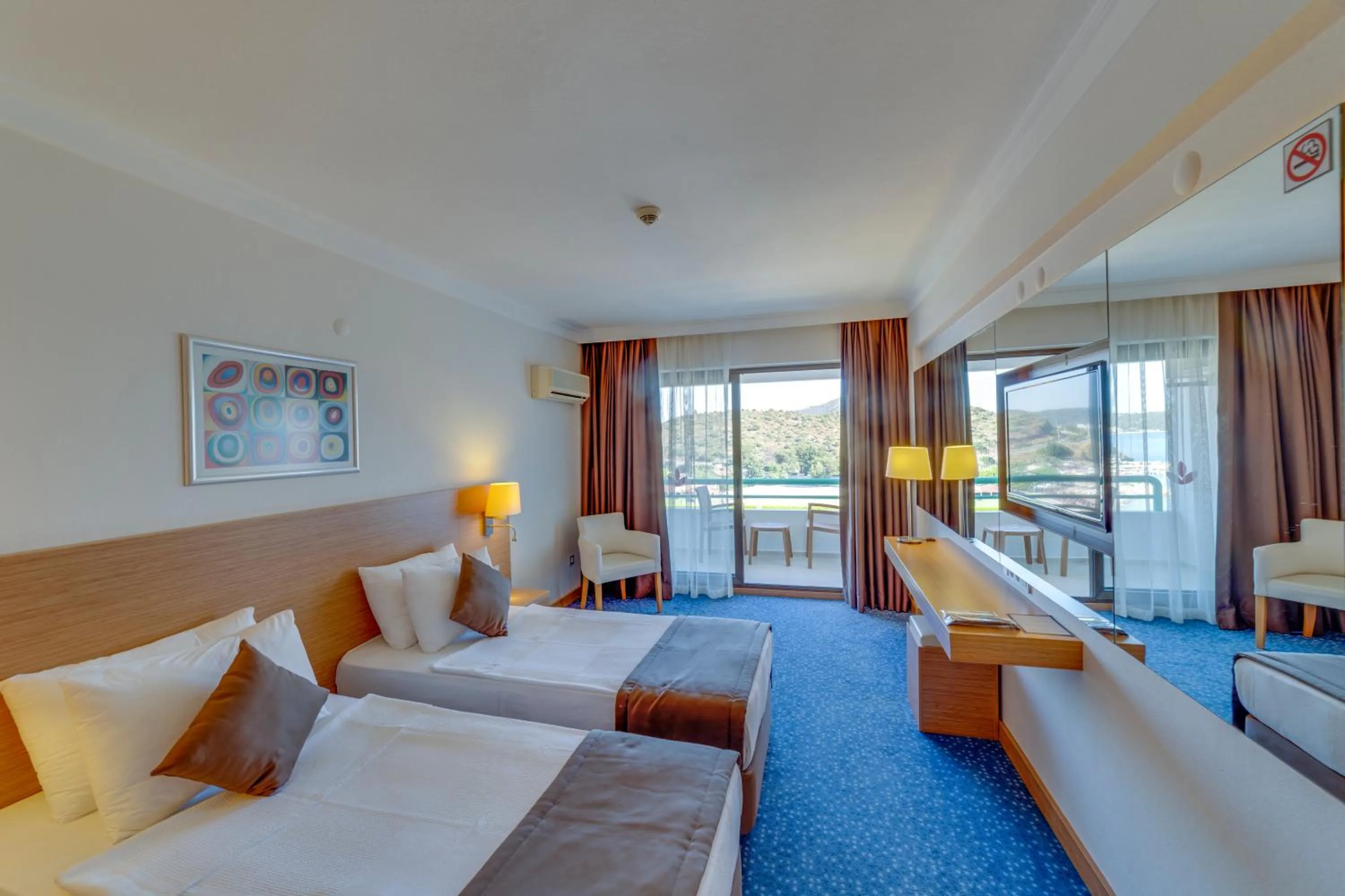 Photo of the whole room in Hotel Grand Efe