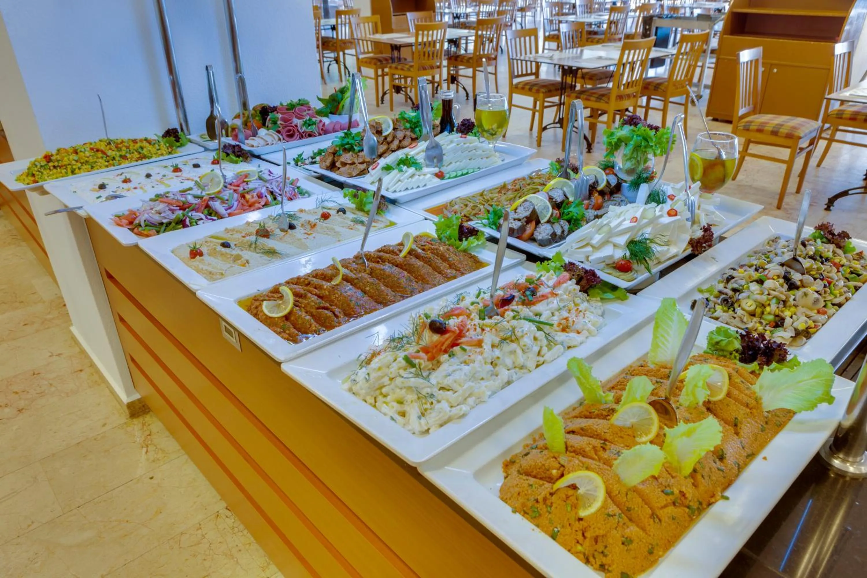 Food and drinks in Hotel Grand Efe