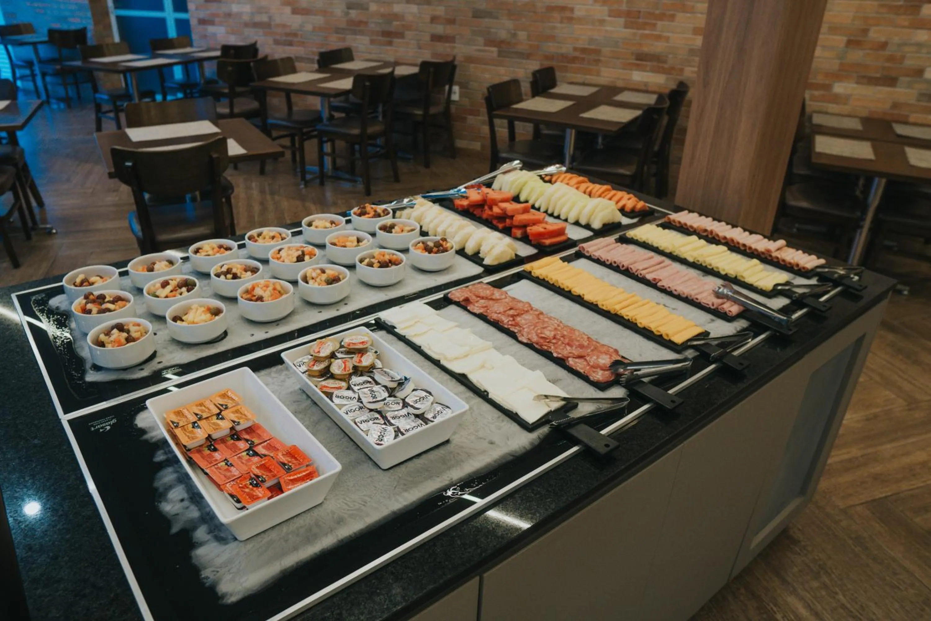 Buffet breakfast in Matiz Vilaboim Ribeirão Preto