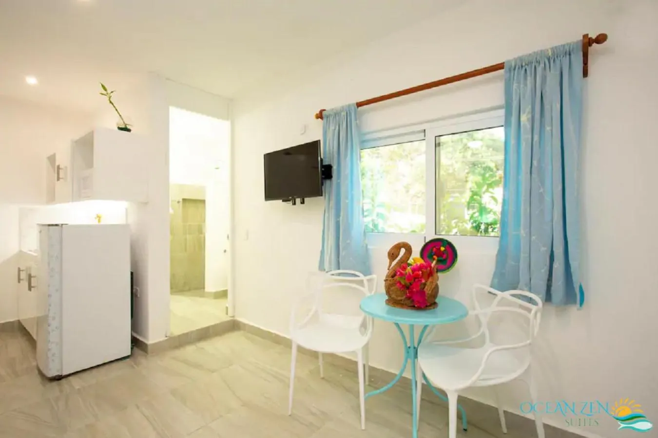 Dining area in Ocean Zen Suites on 5th Avenue - Adults Only