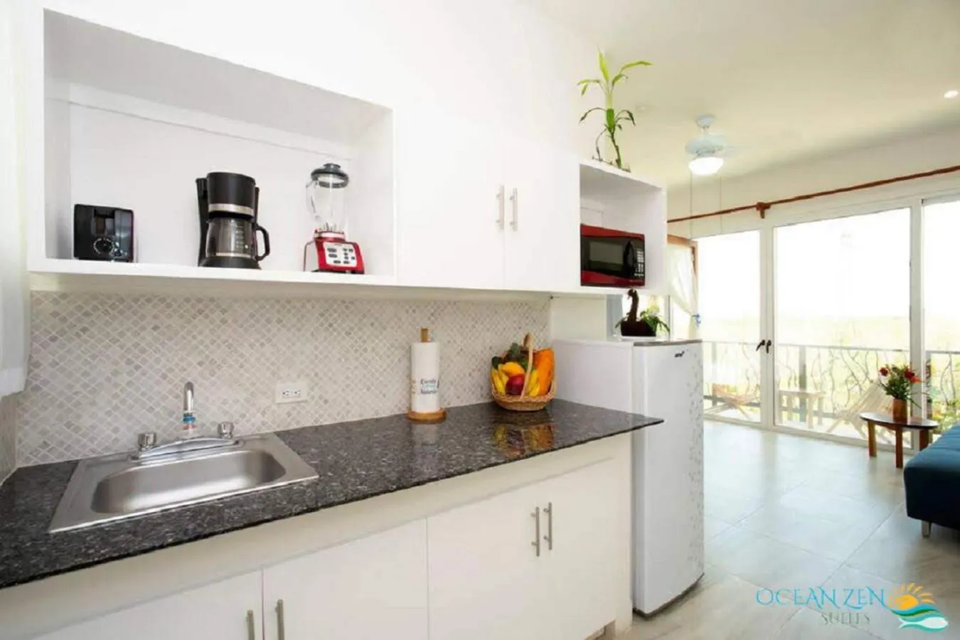 Dining area in Ocean Zen Suites on 5th Avenue - Adults Only