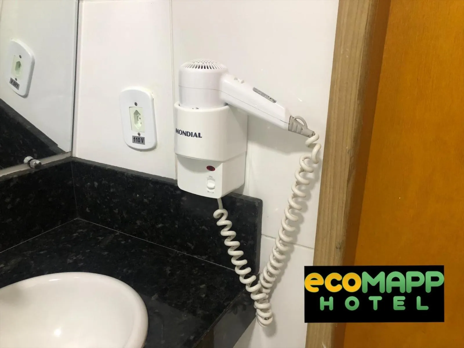 Bathroom in EcoMAPP Hotel