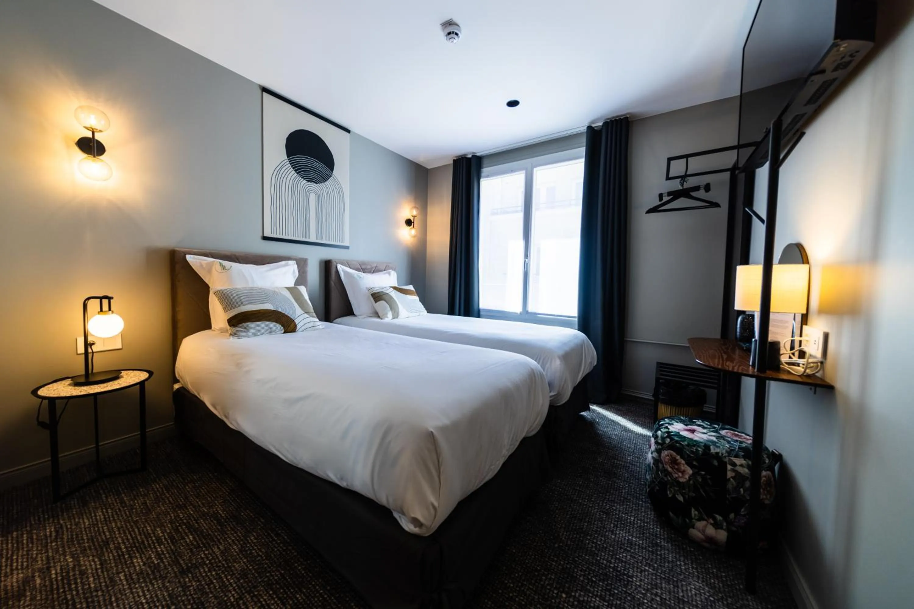 Photo of the whole room, Bed in Hôtel Paulette Rouen Centre Cathédrale