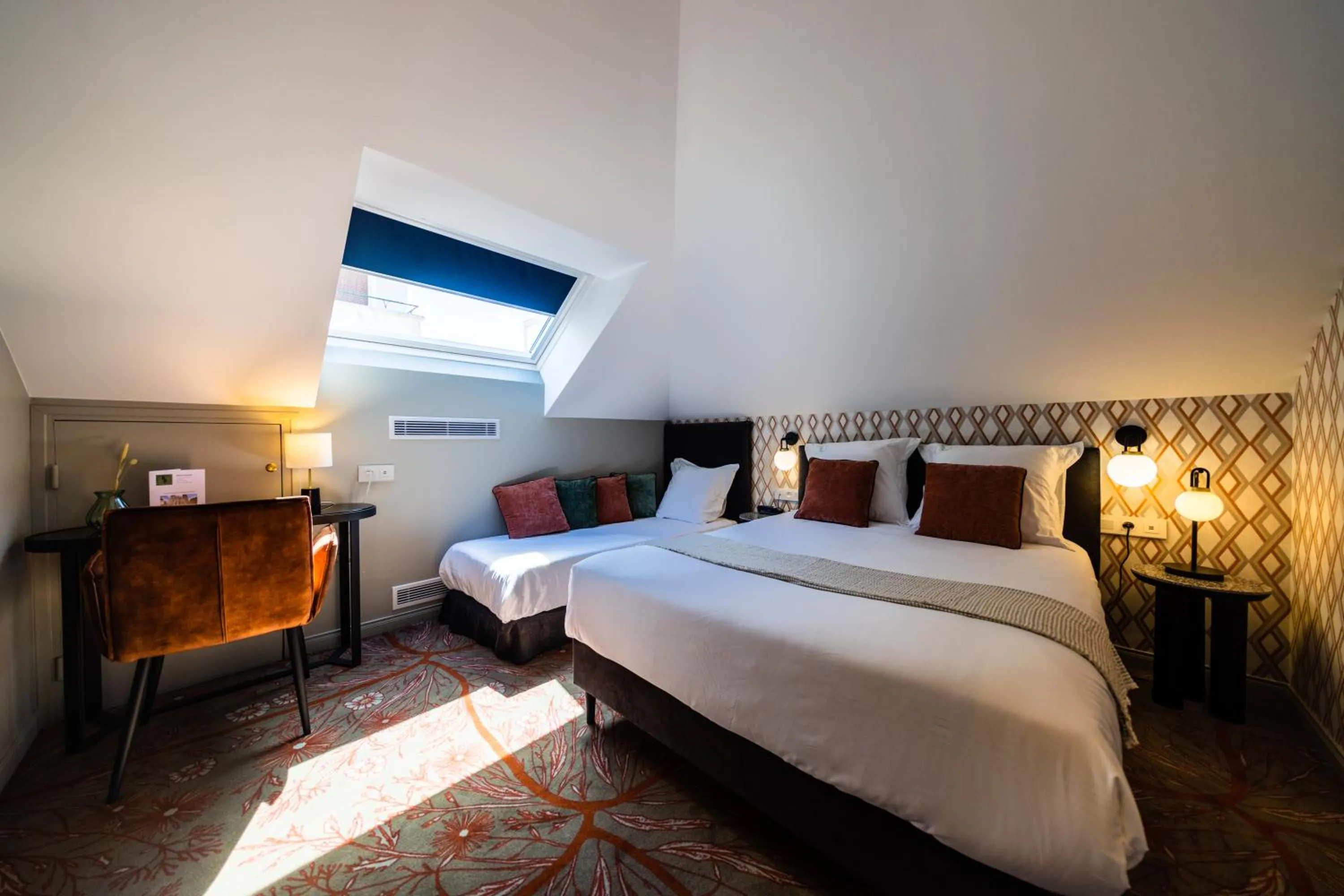 Photo of the whole room, Bed in Hôtel Paulette Rouen Centre Cathédrale