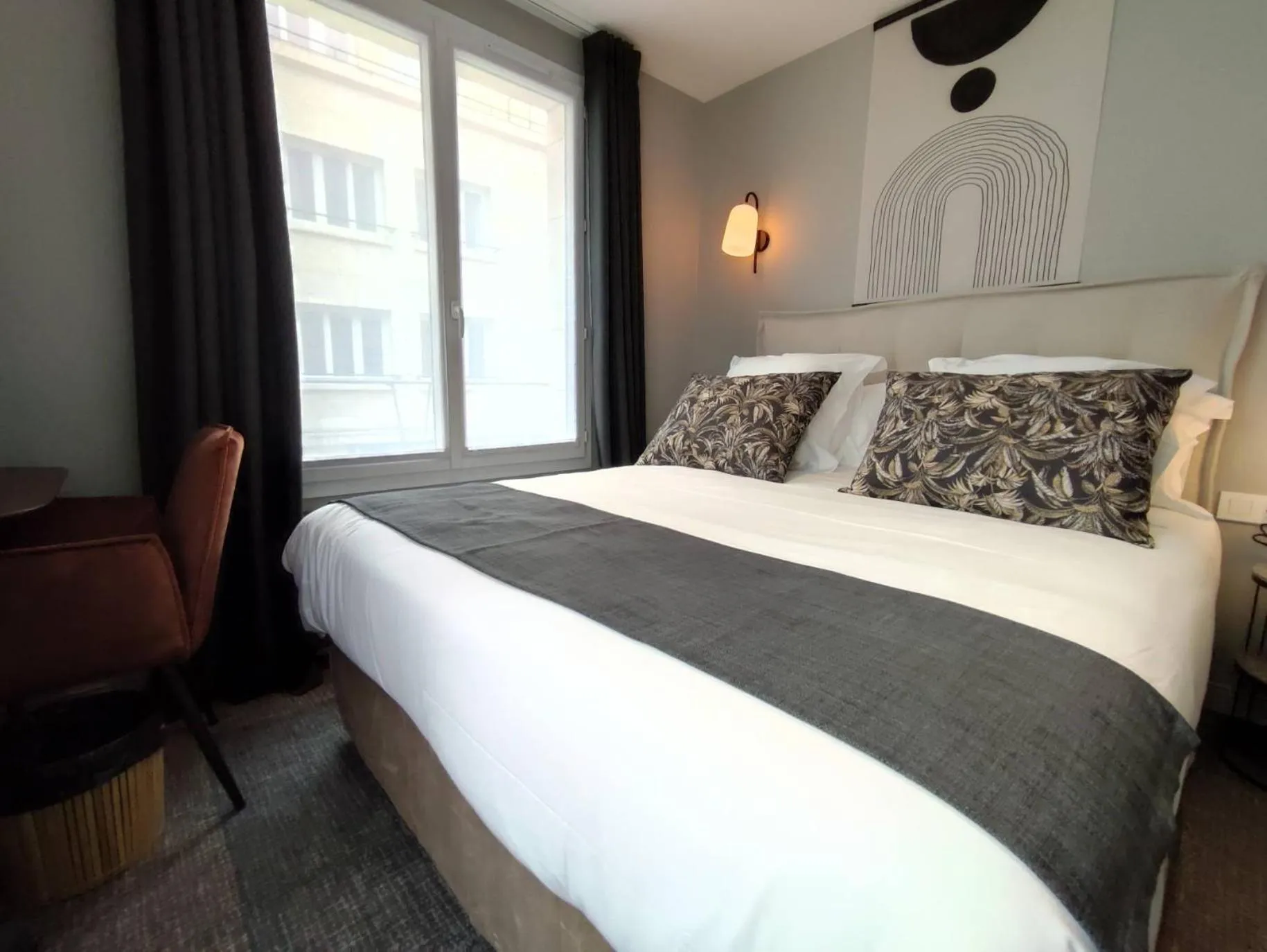 Bed in Hôtel Paulette Rouen Centre Cathédrale