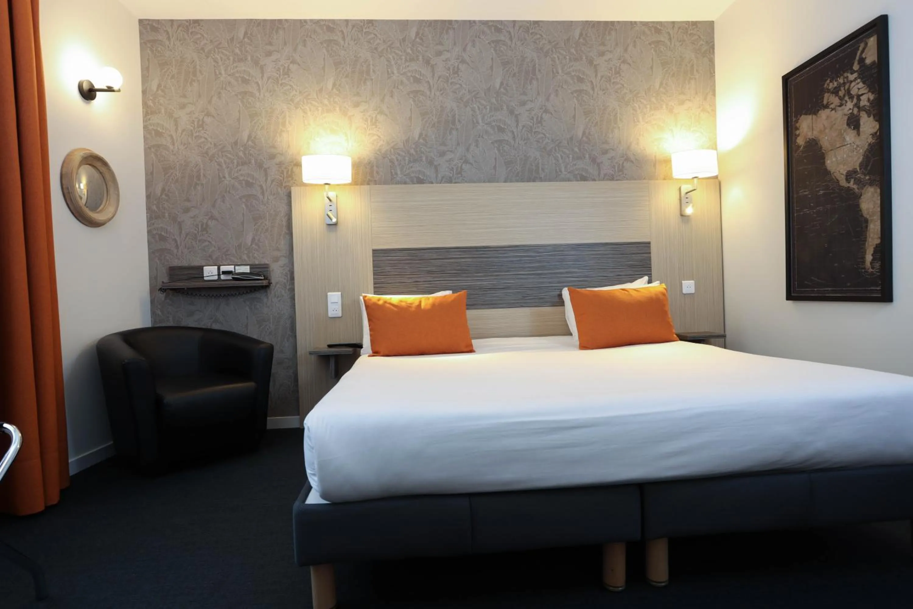 Photo of the whole room, Bed in Hotel Continental