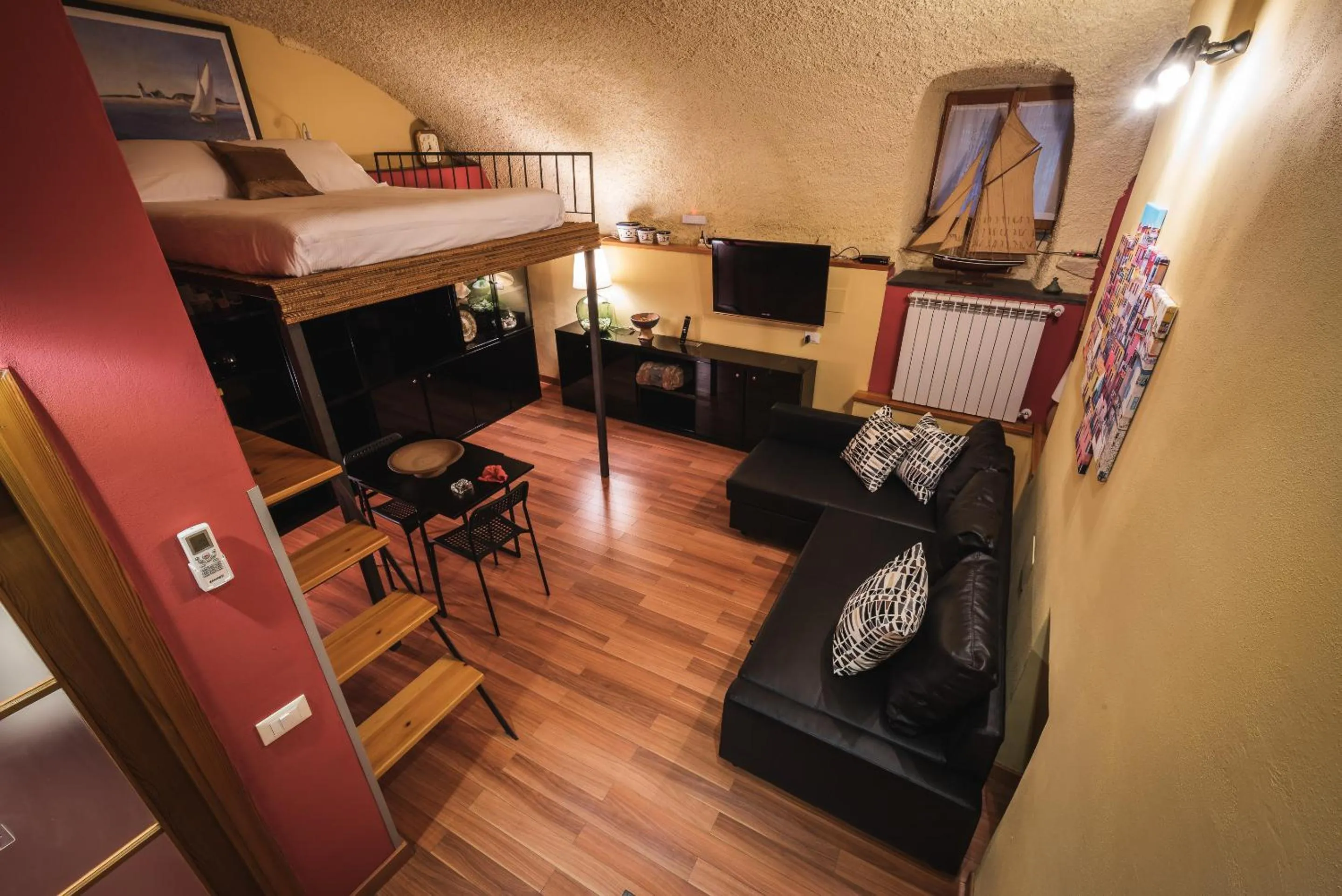 Photo of the whole room in Sailors Rest Riomaggiore - Cinque Terre