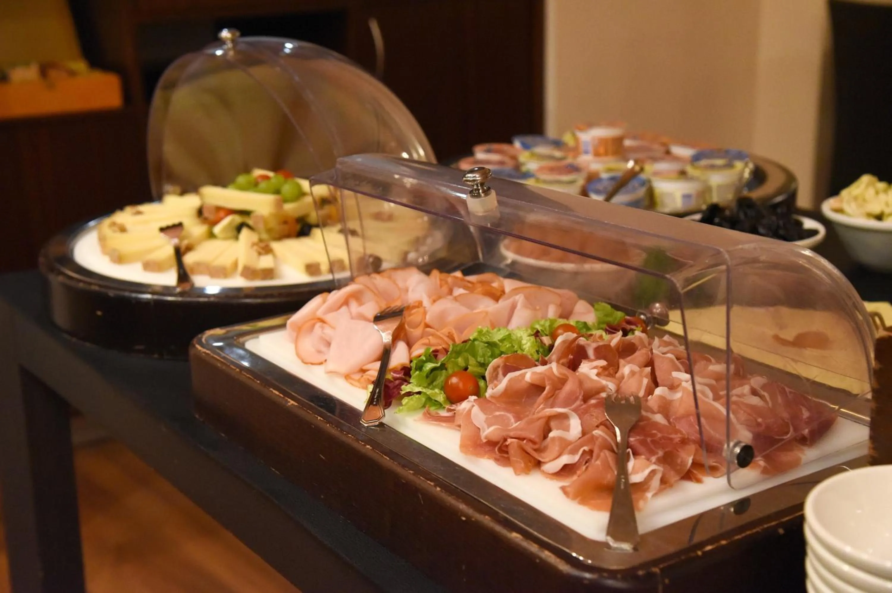 Buffet breakfast in Hotel International & Terminus