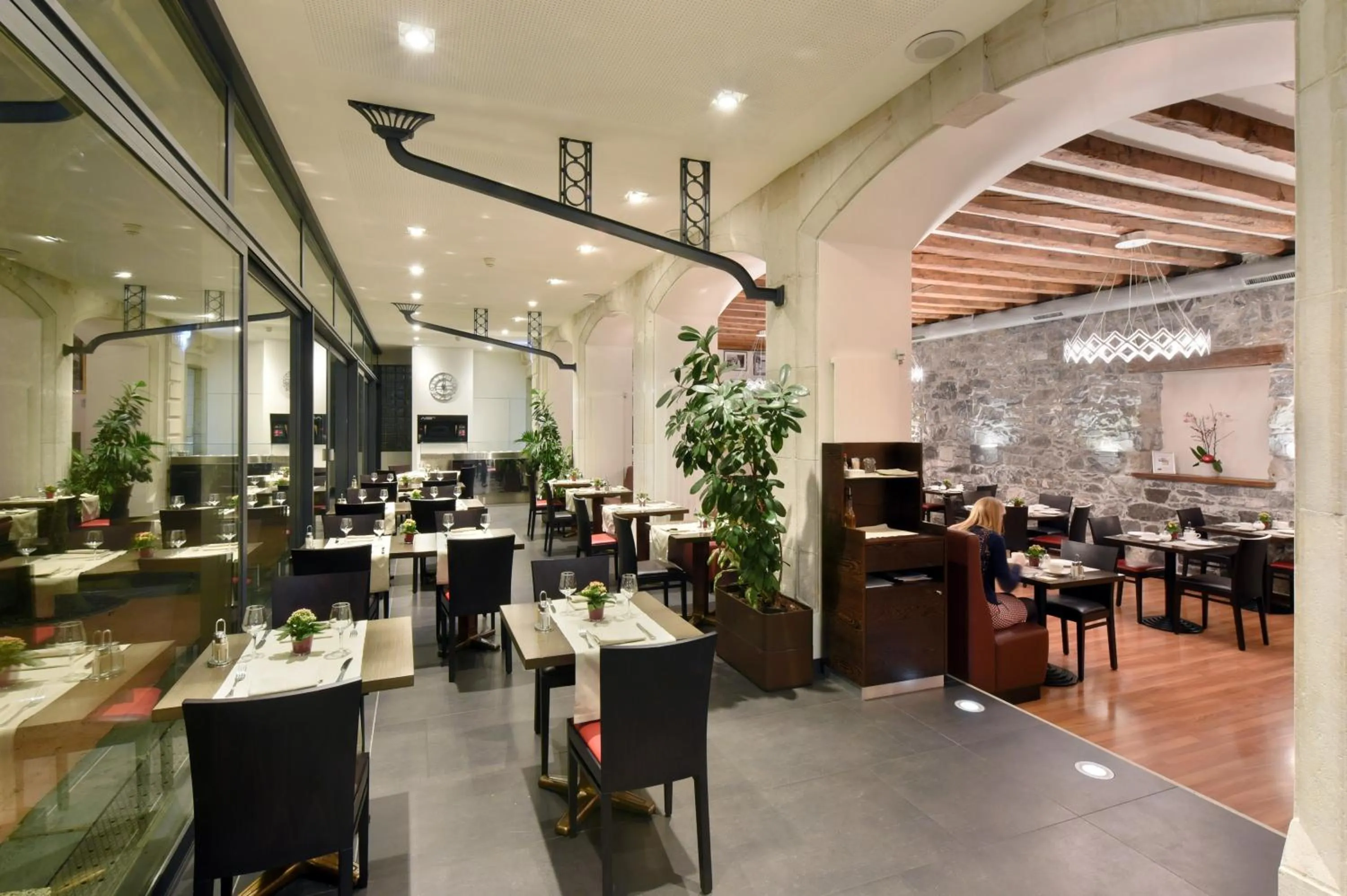 Restaurant/places to eat in Hotel International & Terminus