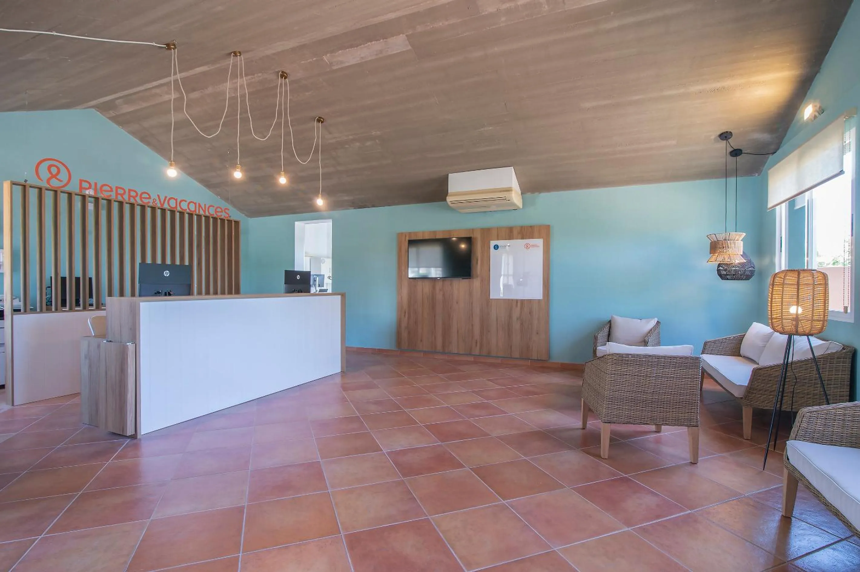 Lobby or reception in Pierre & Vacances Menorca Cala Blanes