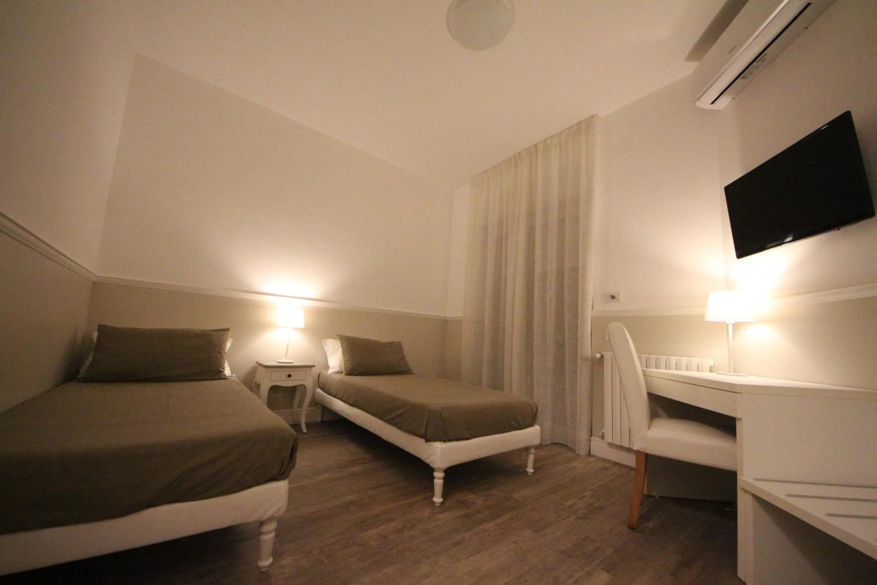 Photo of the whole room in Principe