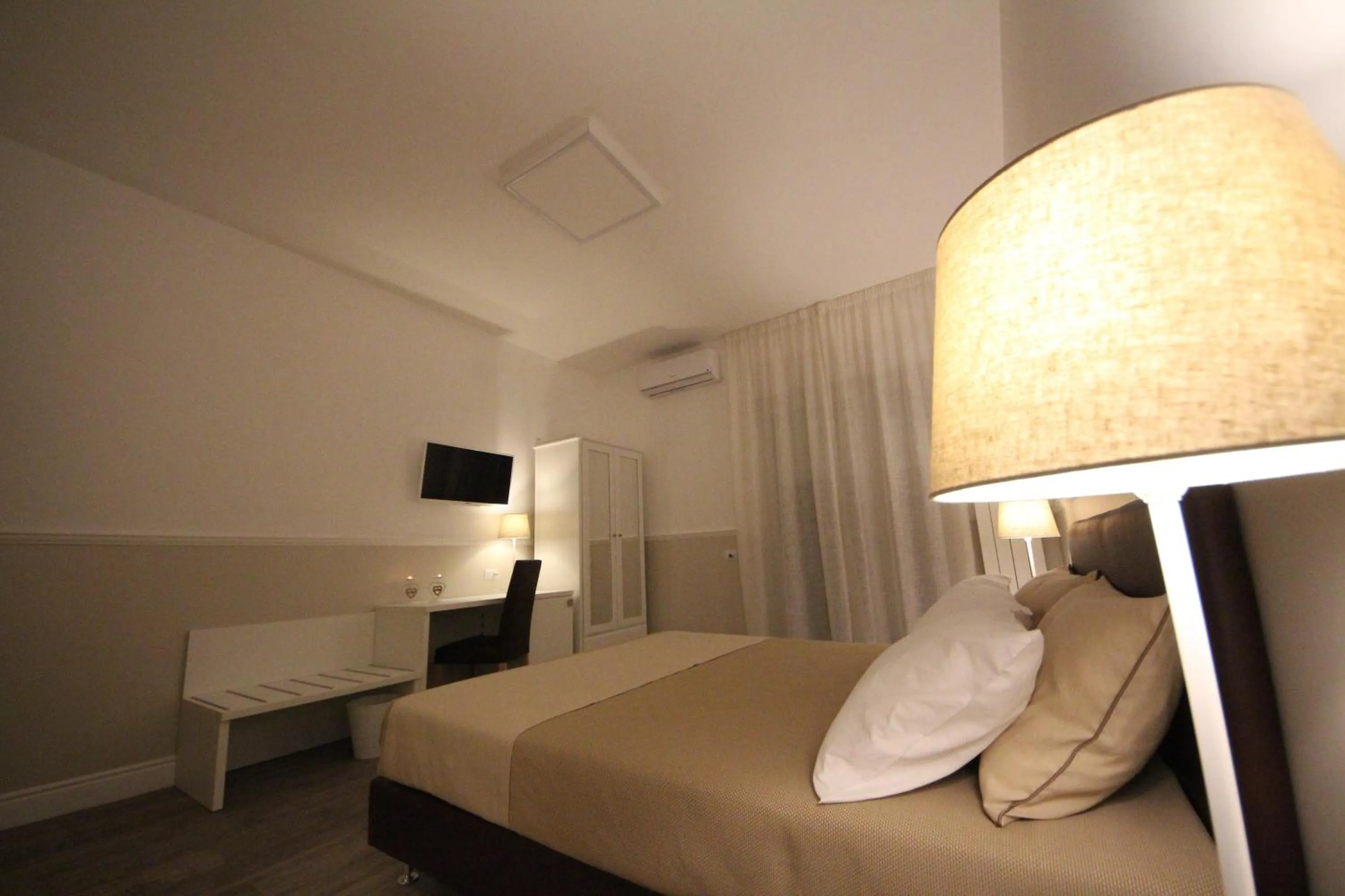 Photo of the whole room in Principe