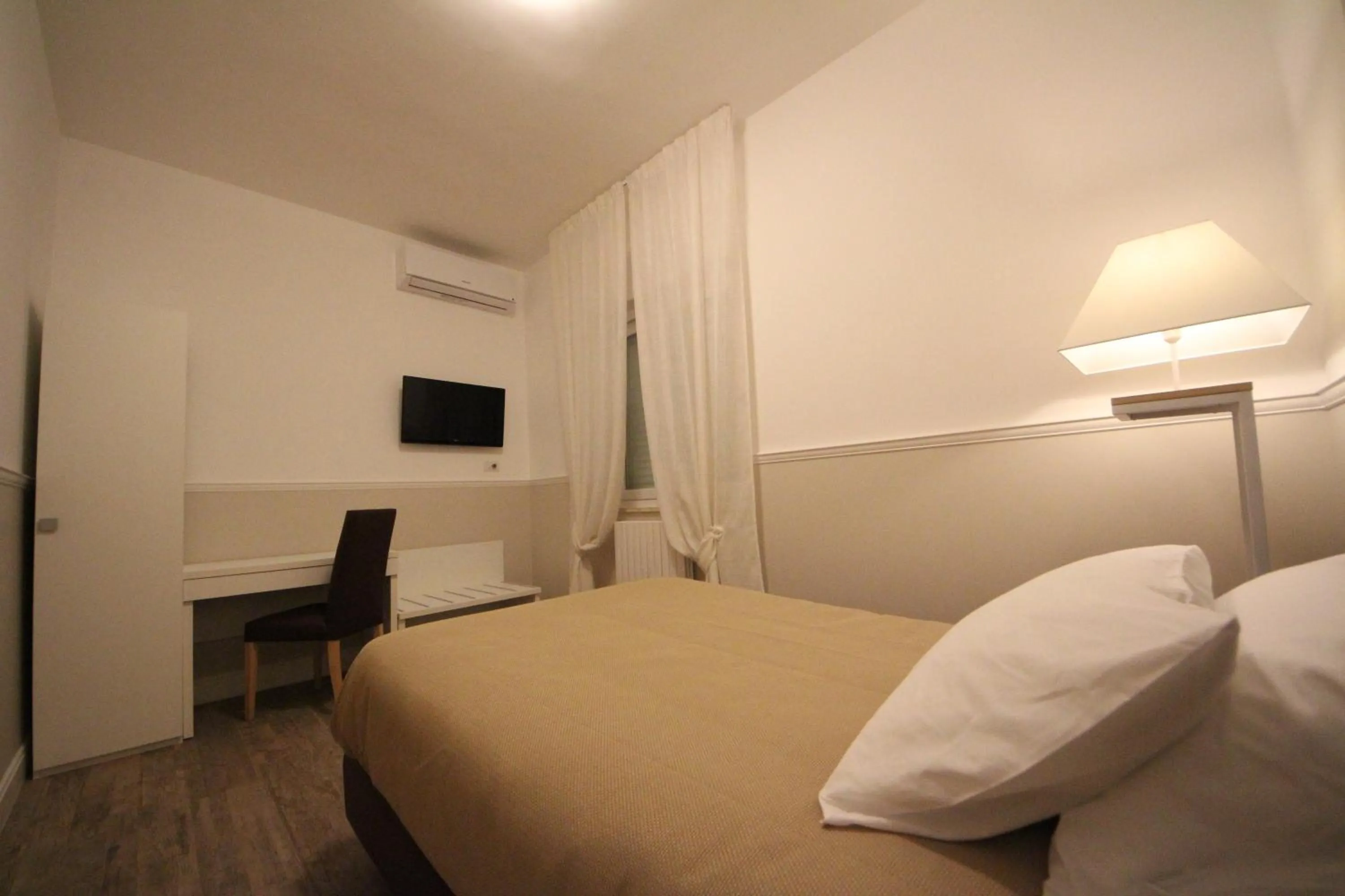 Photo of the whole room in Principe