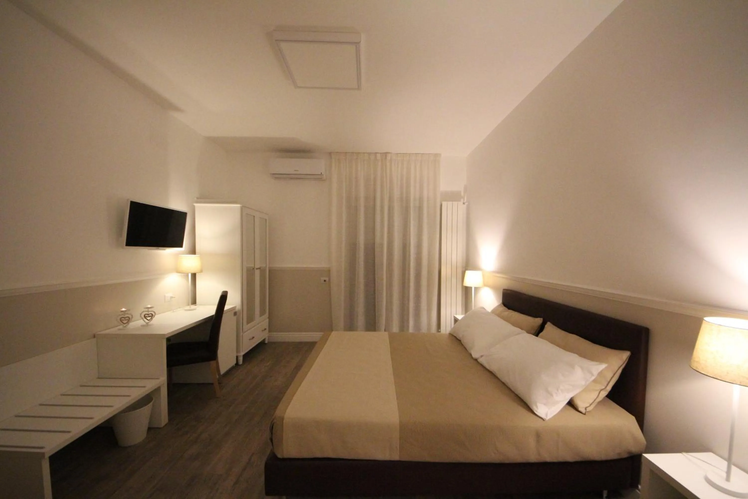 Photo of the whole room in Principe