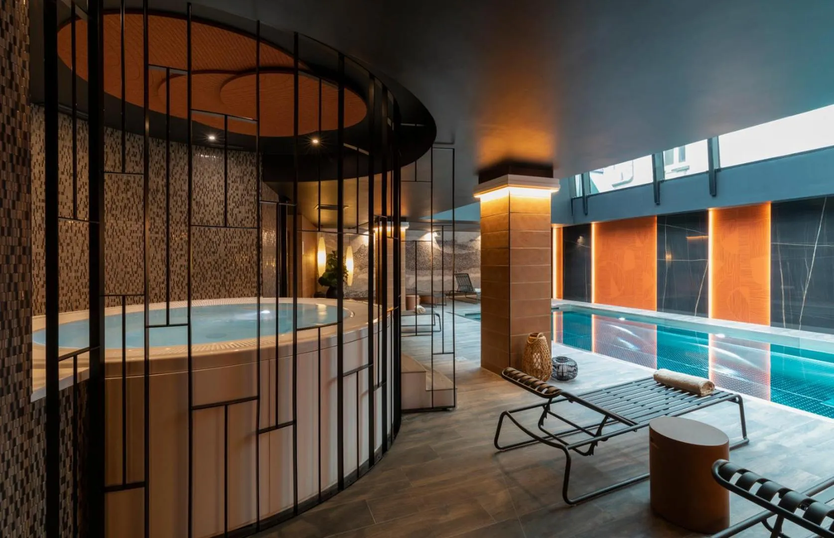 Swimming pool in Hôtel & Spa Oceania Le Conti