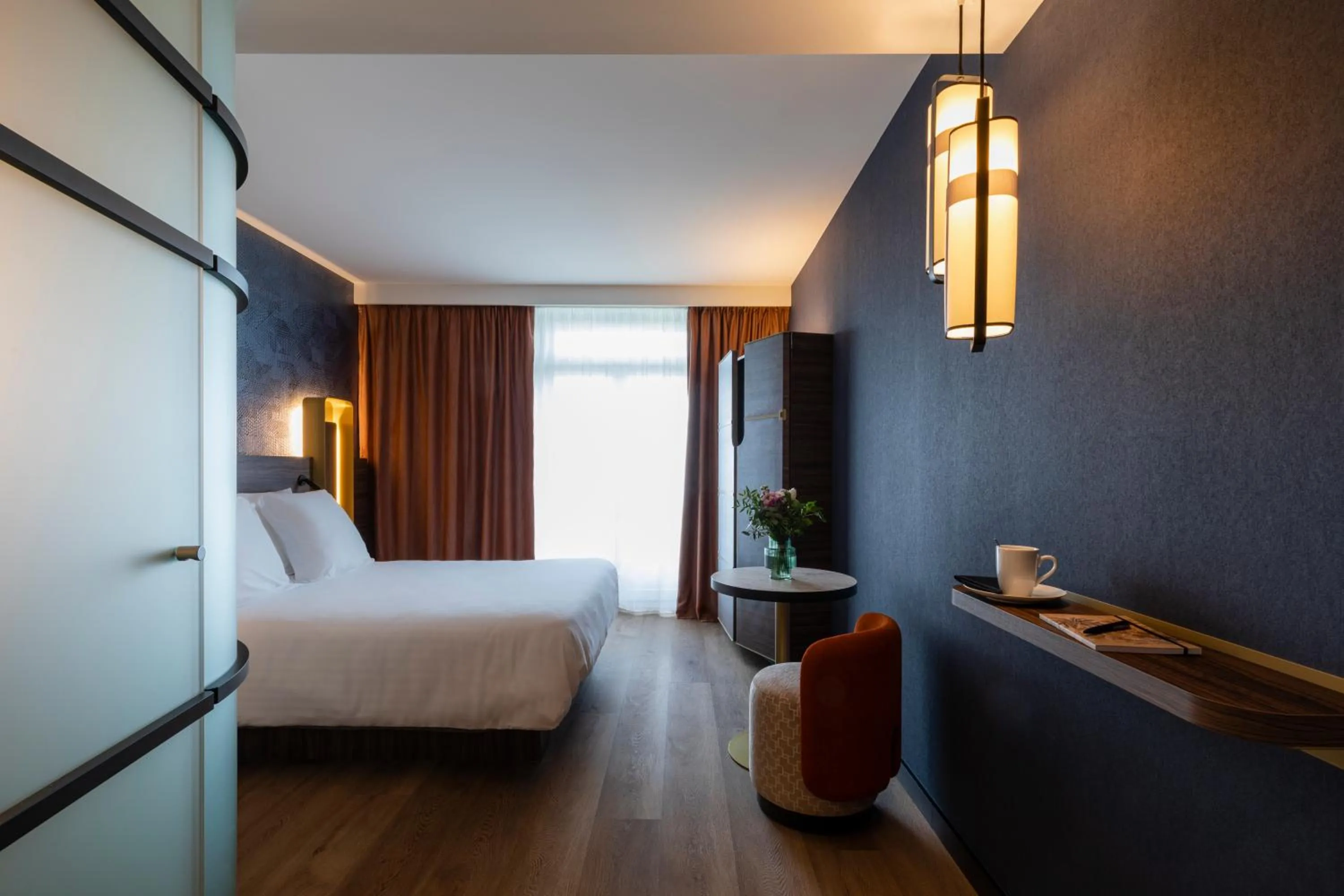 Bedroom, Bed in Hôtel & Spa Oceania Le Conti