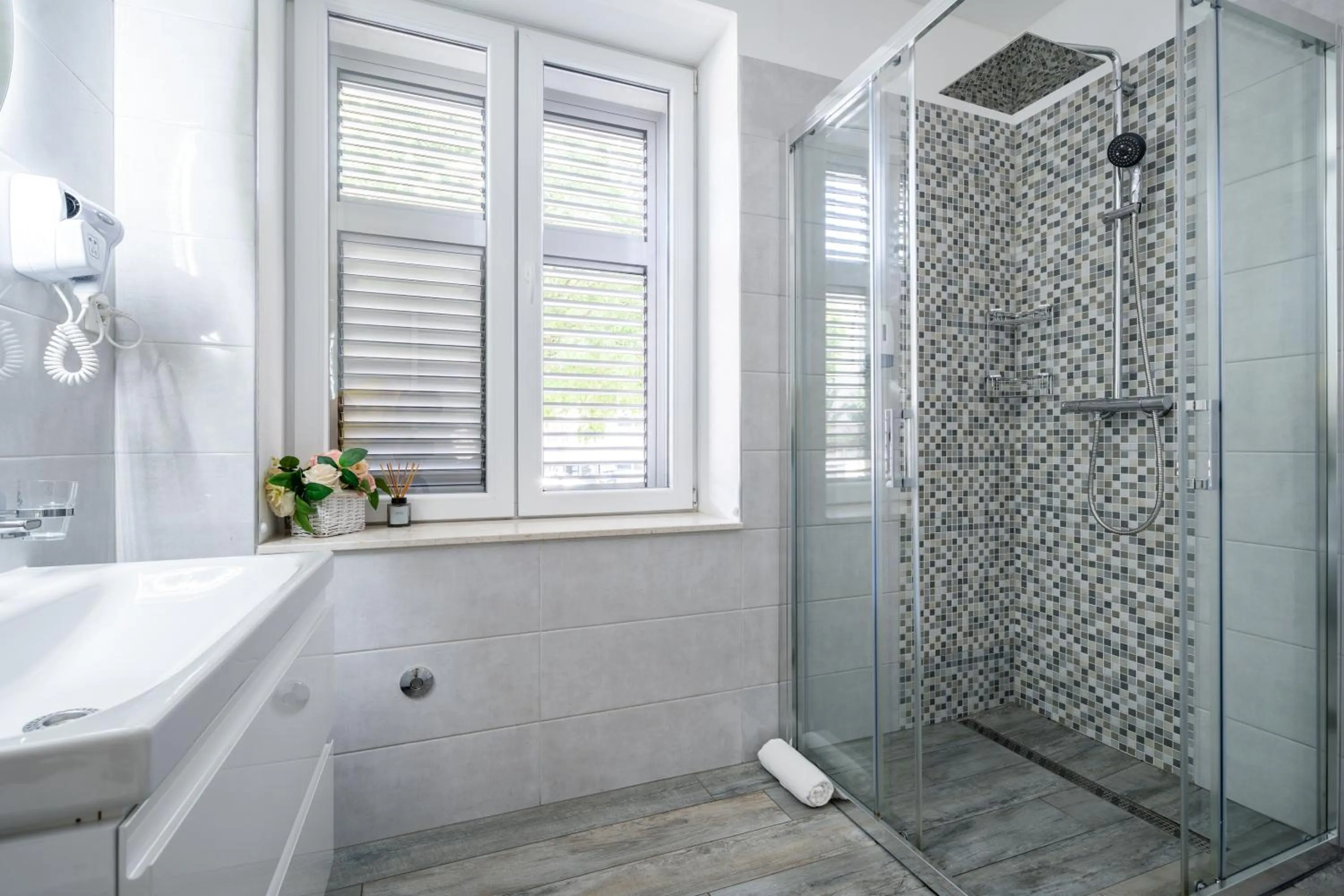 Luxury Rooms Floramye