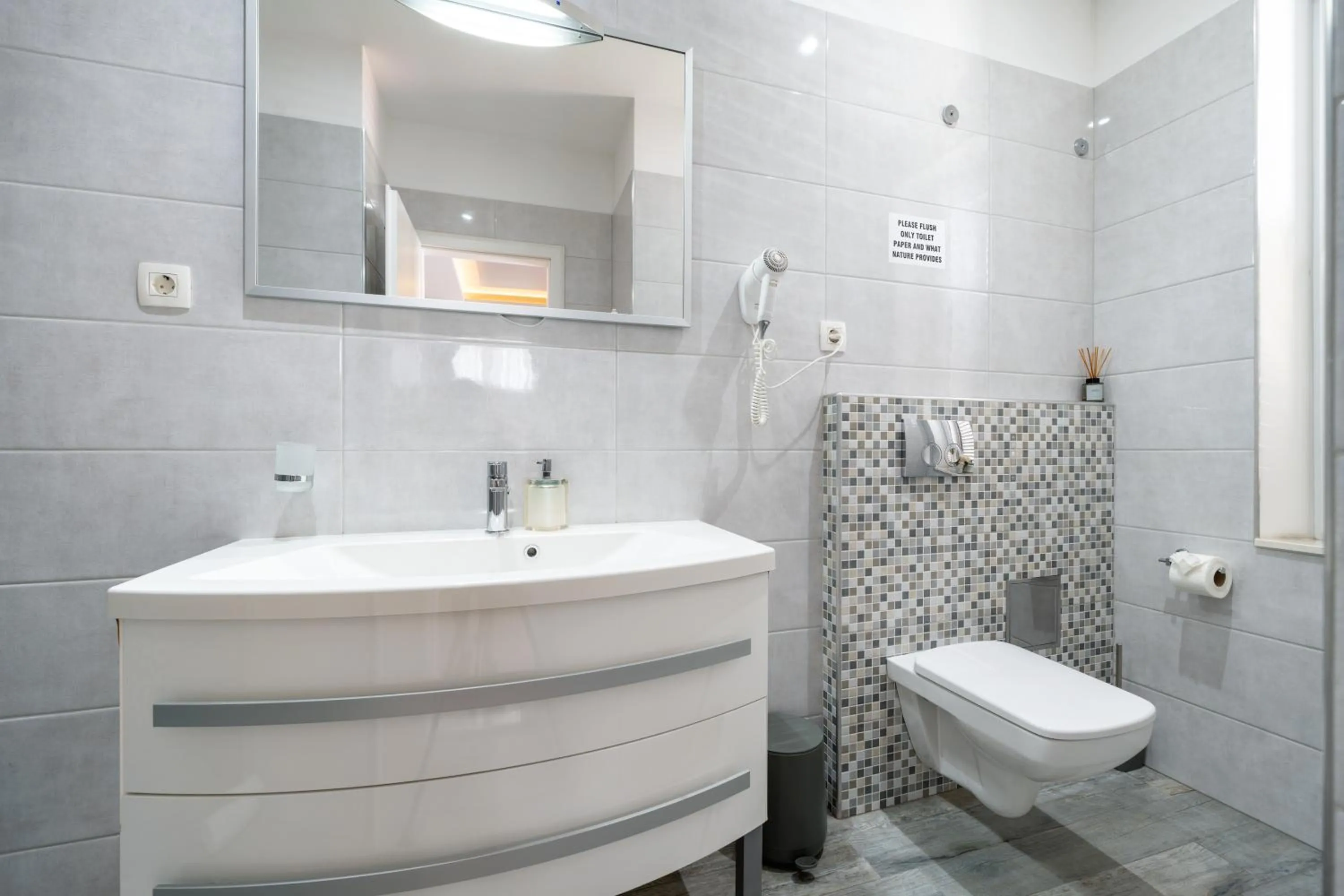 Luxury Rooms Floramye