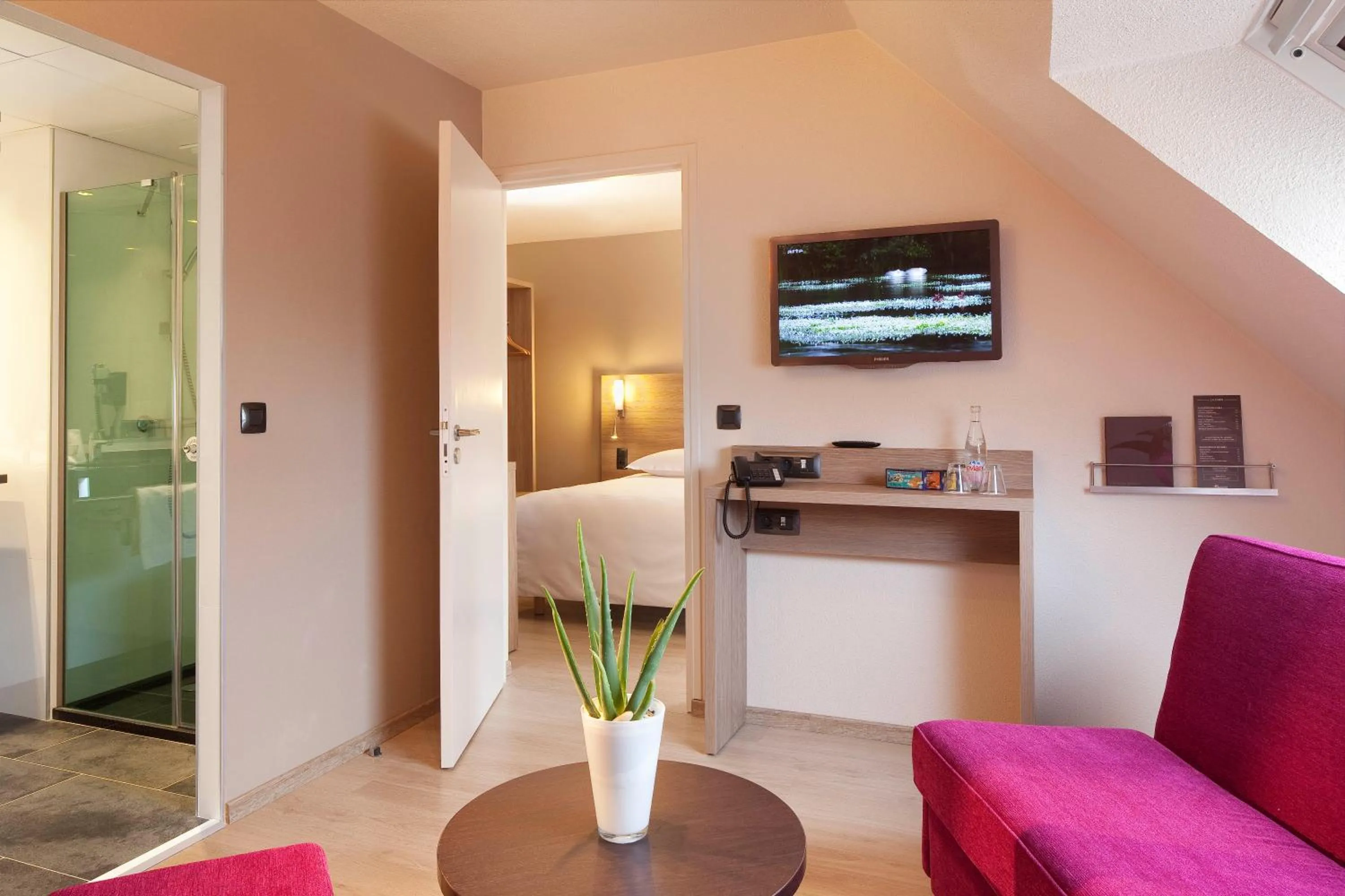 Photo of the whole room in Escale Oceania Quimper Centre