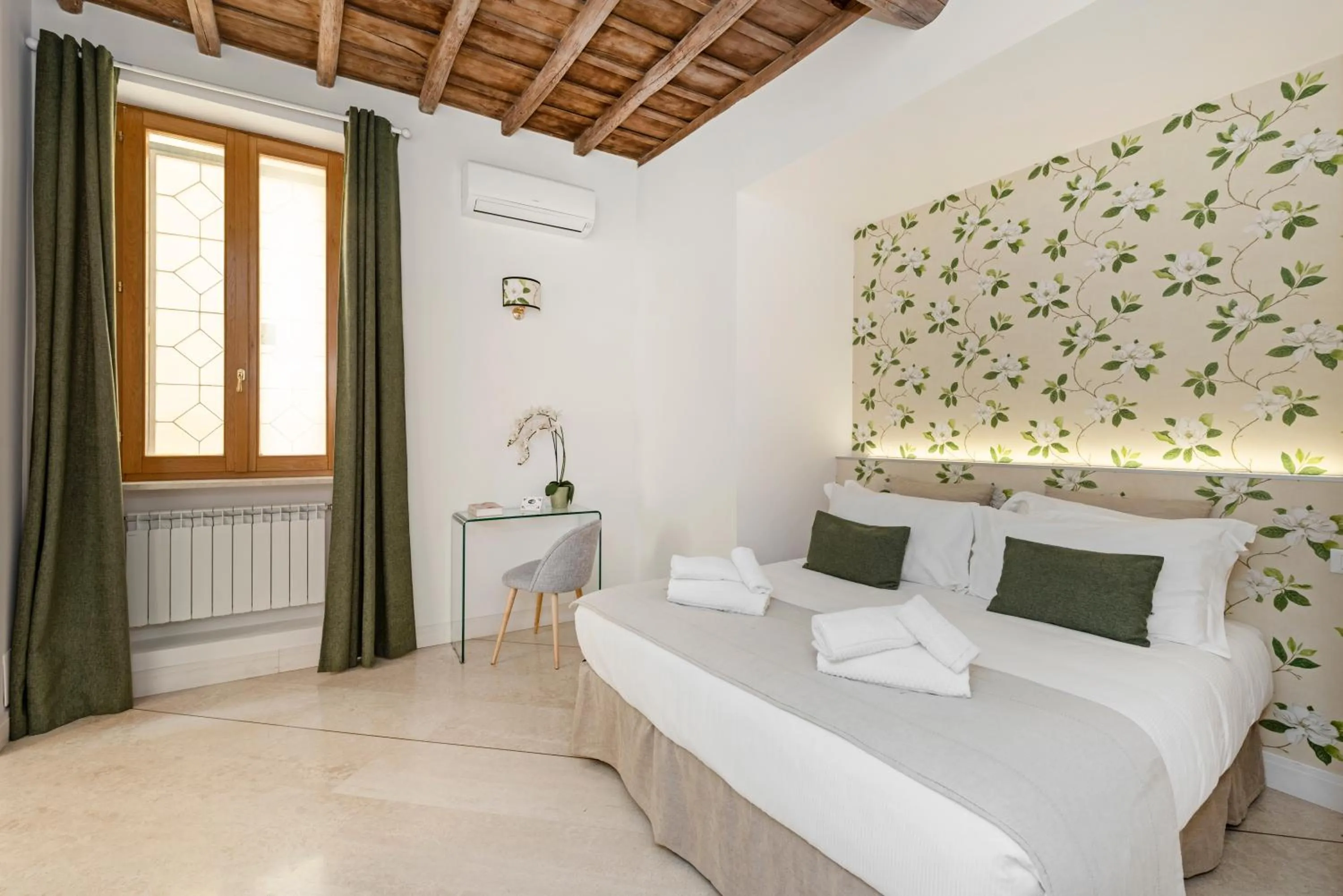 Bed in i Fiori de' Mario Suites