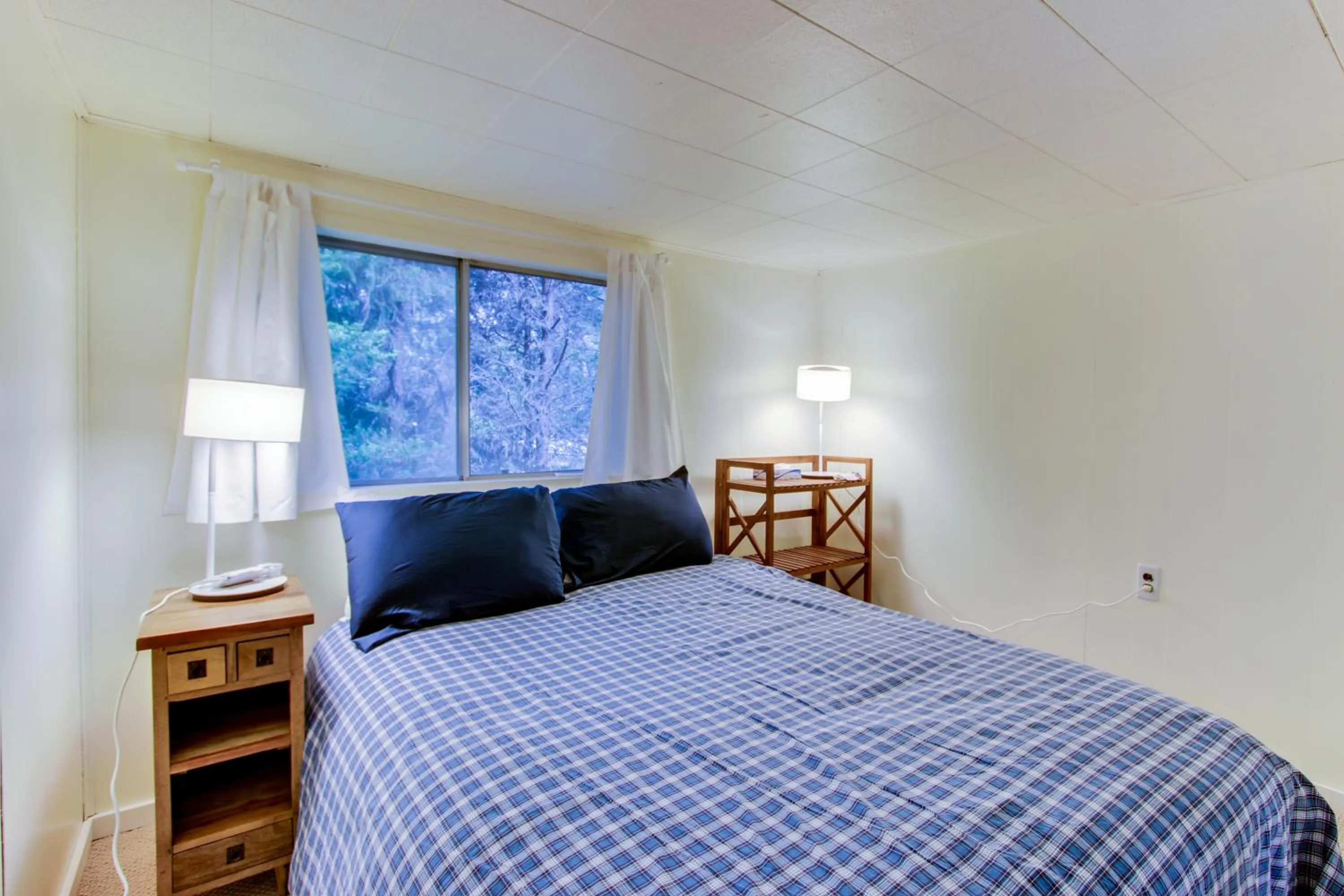 Bed in Ridge Path Cottage
