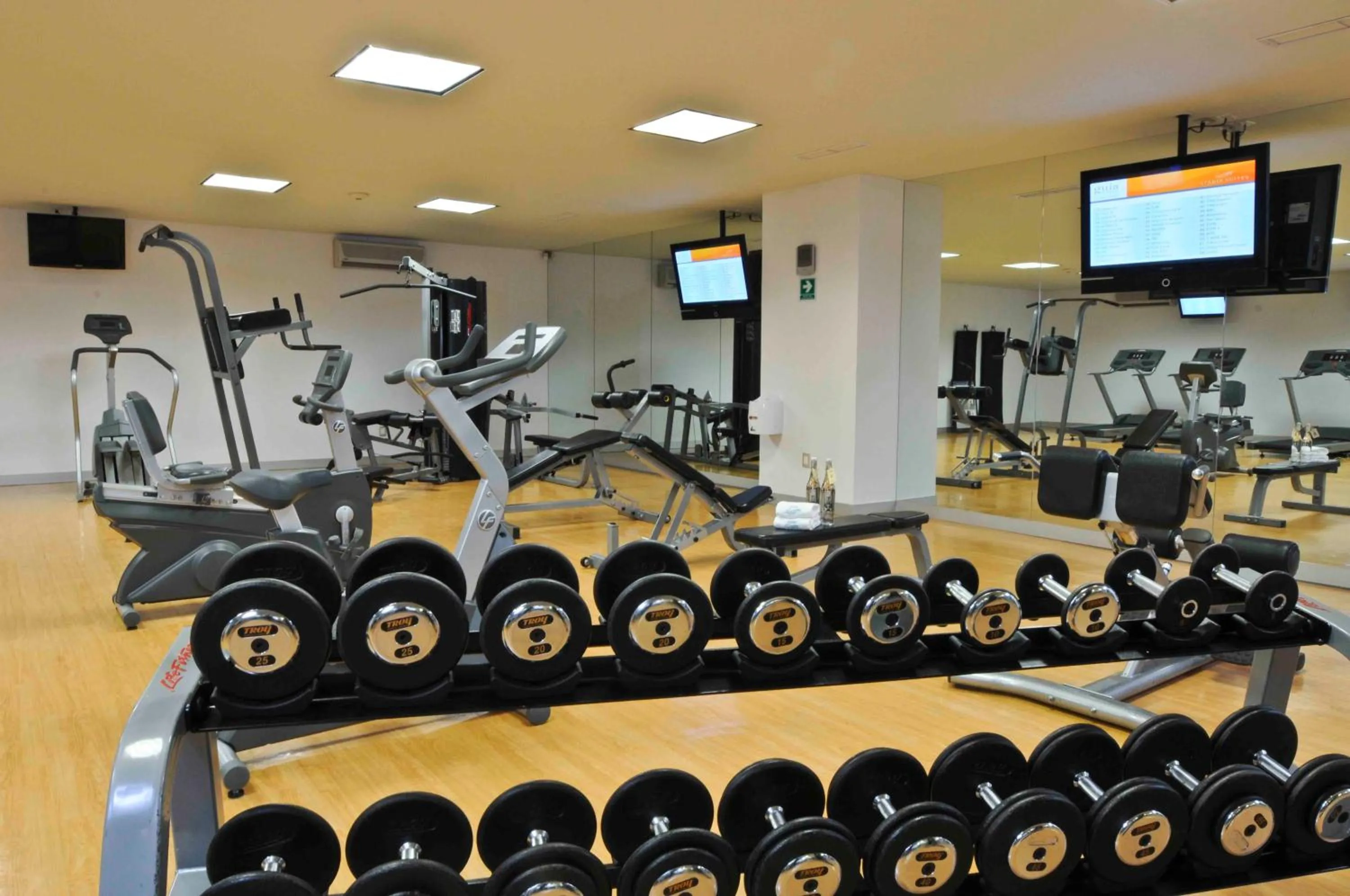 Fitness centre/facilities in Stadia Suites Mexico City Santa Fe