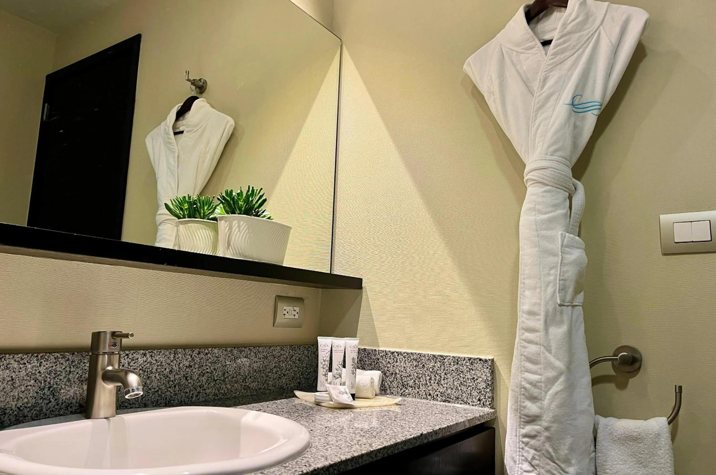 Bathroom in Stadia Suites Mexico City Santa Fe