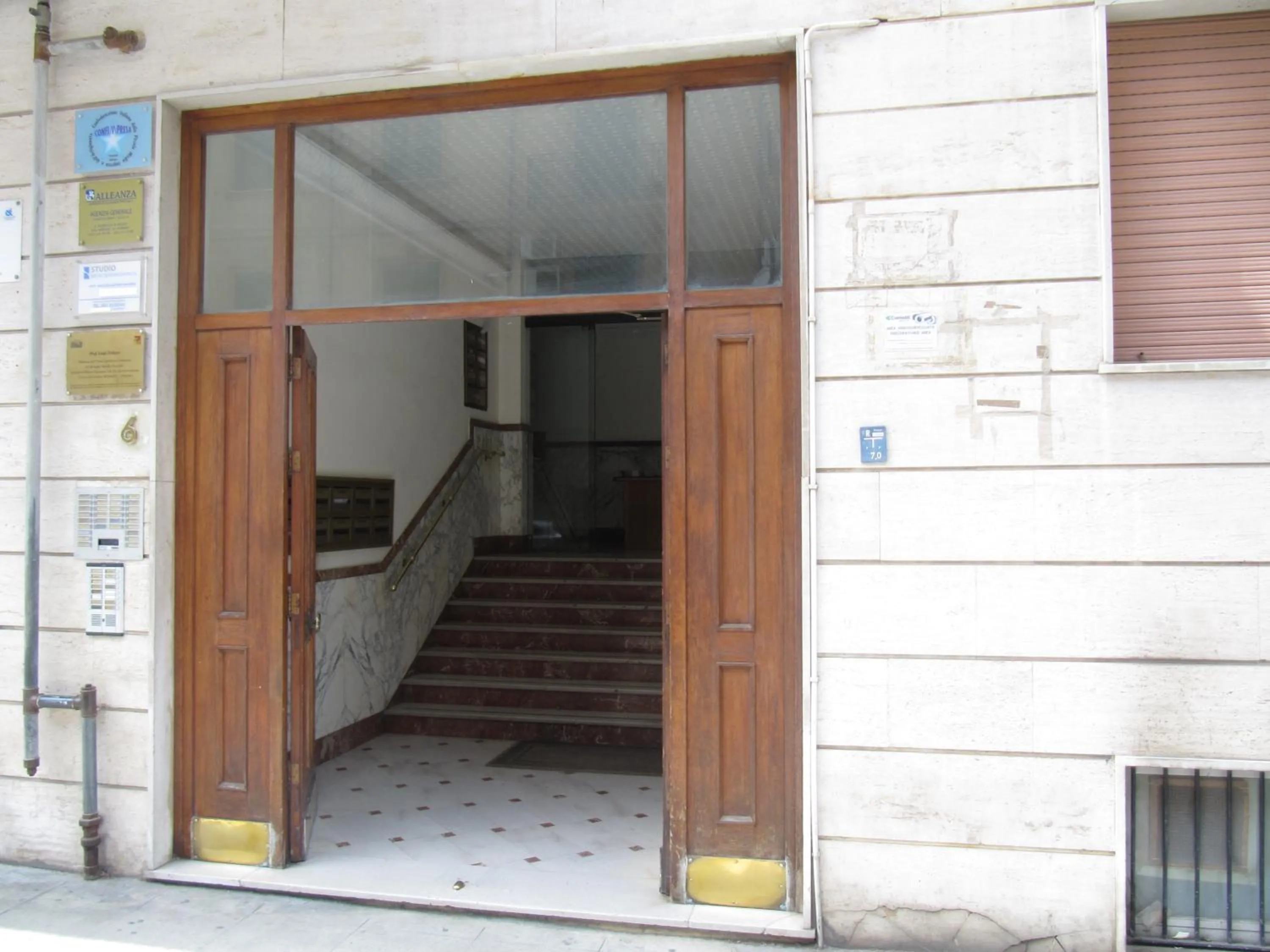 Facade/entrance in Ri.Mo's Rent Room