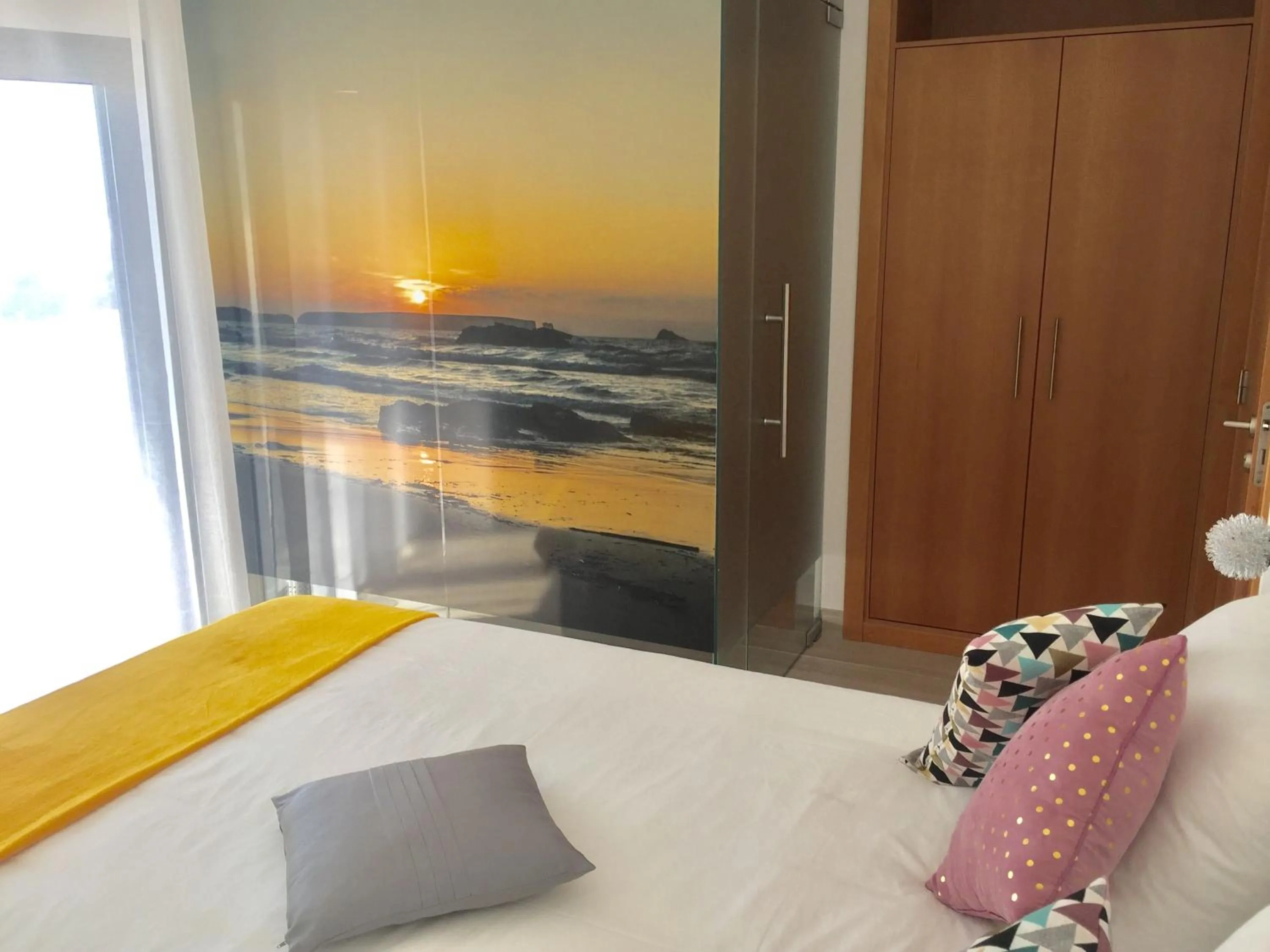 Photo of the whole room in Gabana Baleal Beach