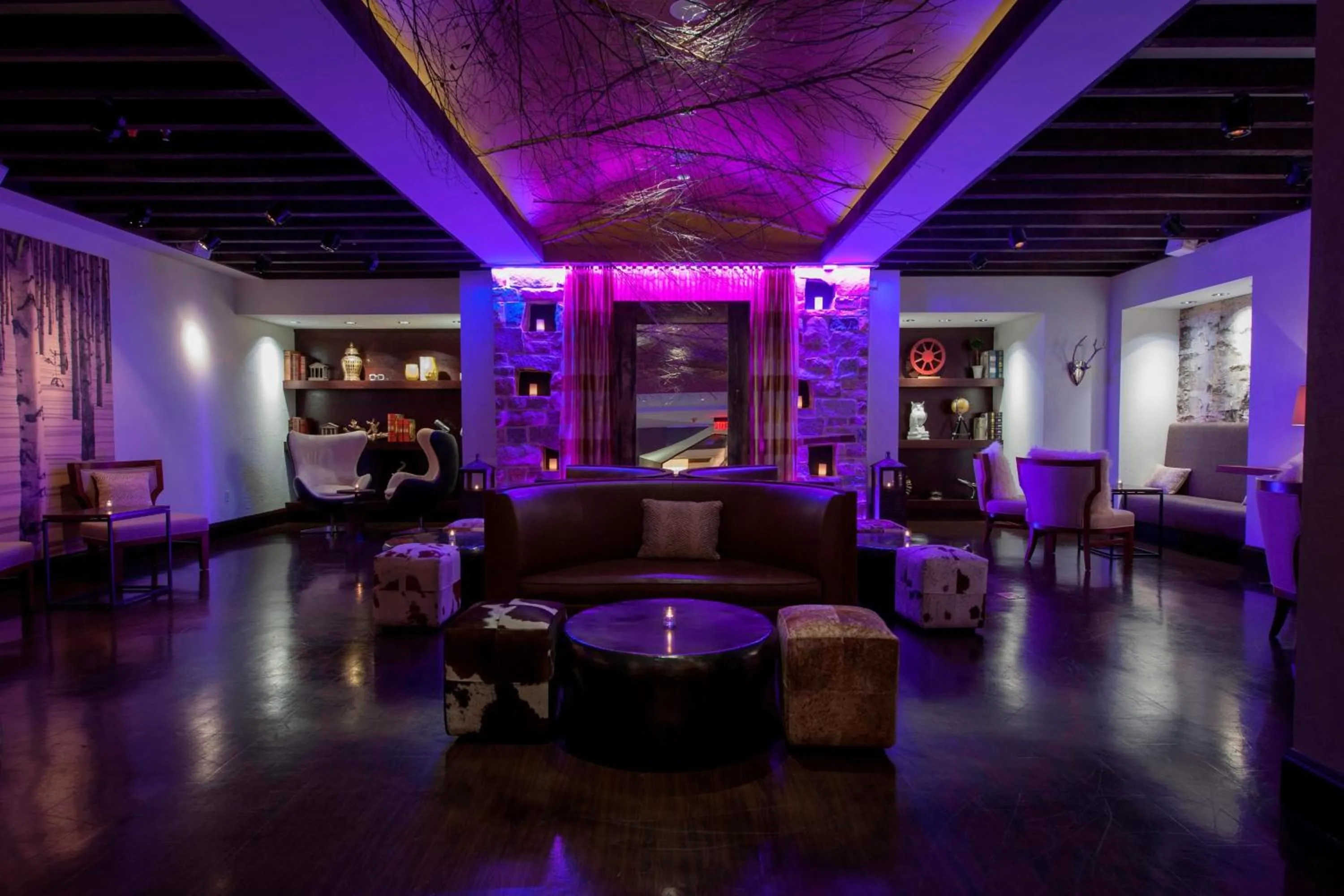 Lounge or bar in Renaissance Providence Downtown Hotel
