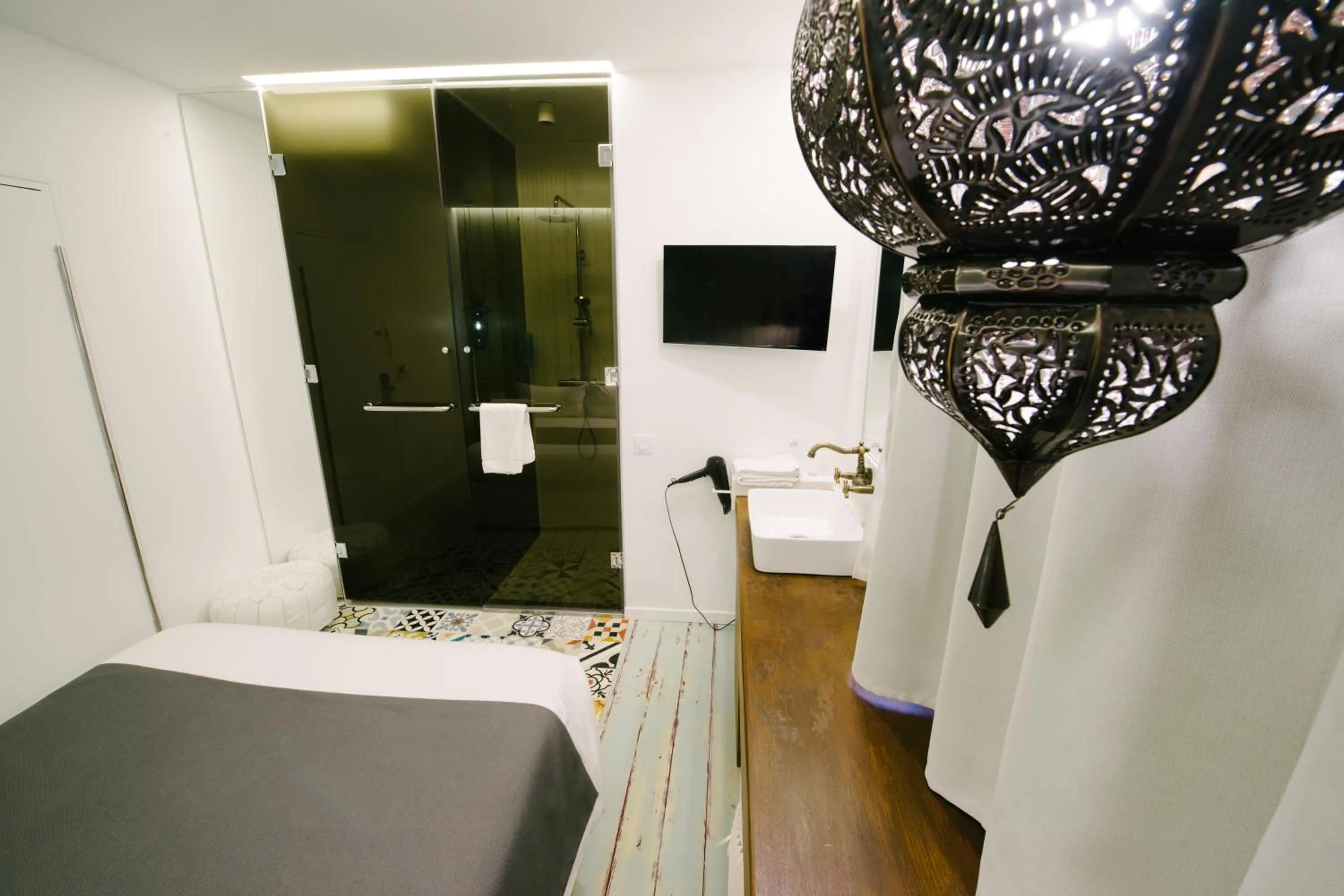 Decorative detail, Bed in Atypik Hotel