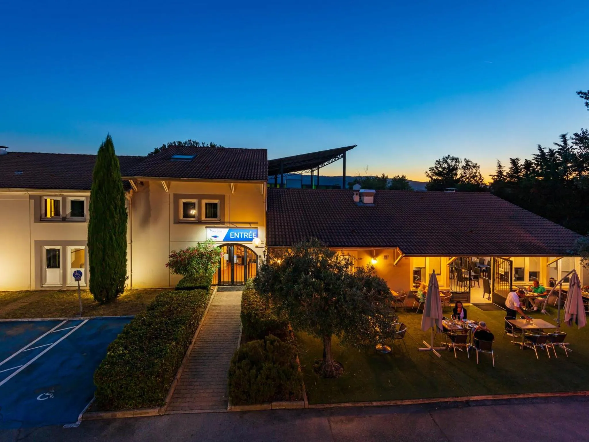 Facade/entrance in Noemys Valence Nord - hotel restaurant