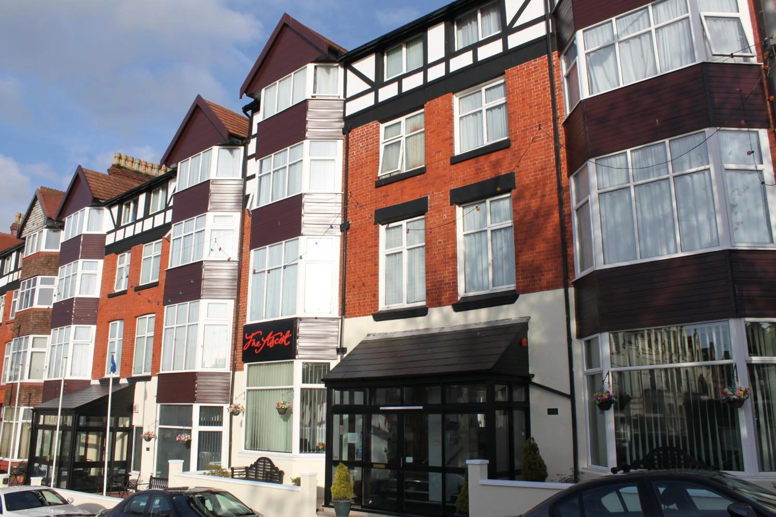 Facade/entrance in Ascot Hotel