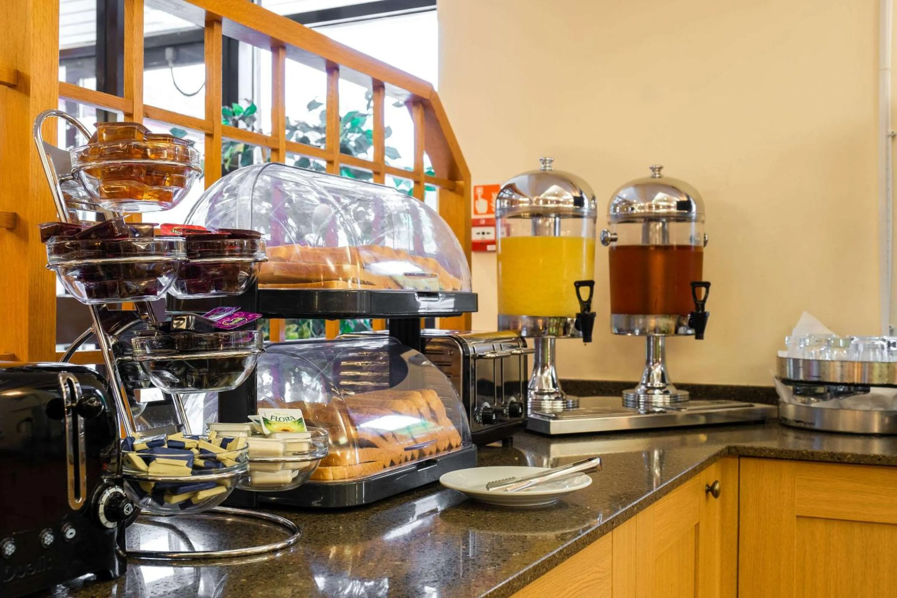 Restaurant/places to eat in Comfort Inn Arundel