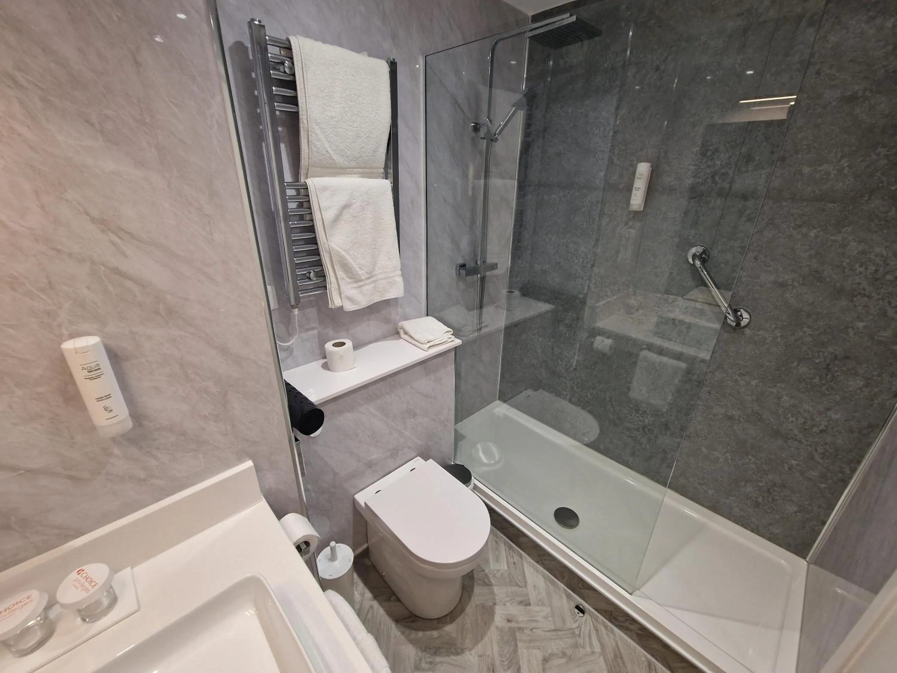 Bathroom in Comfort Inn Arundel