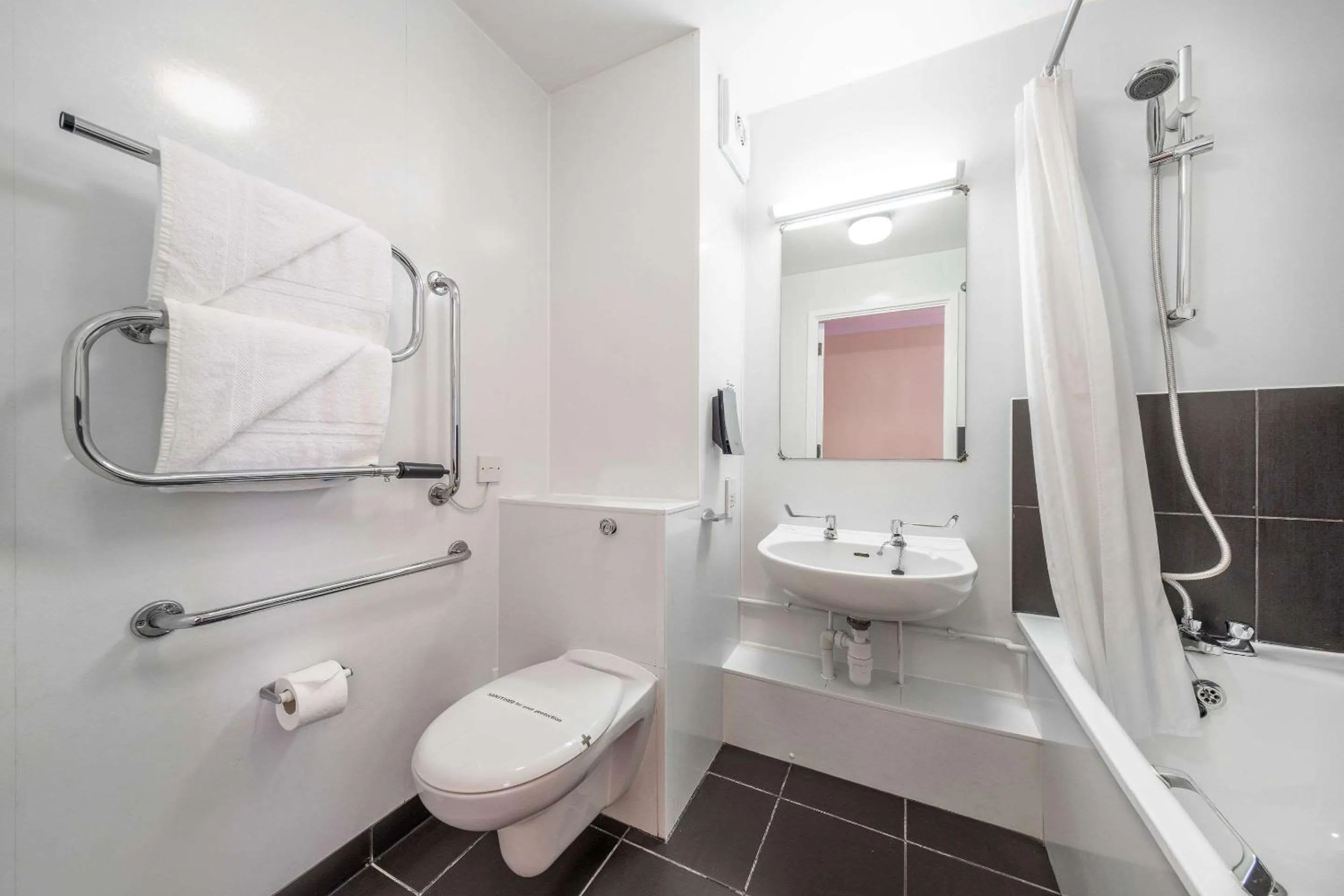 Bedroom in Comfort Inn Arundel