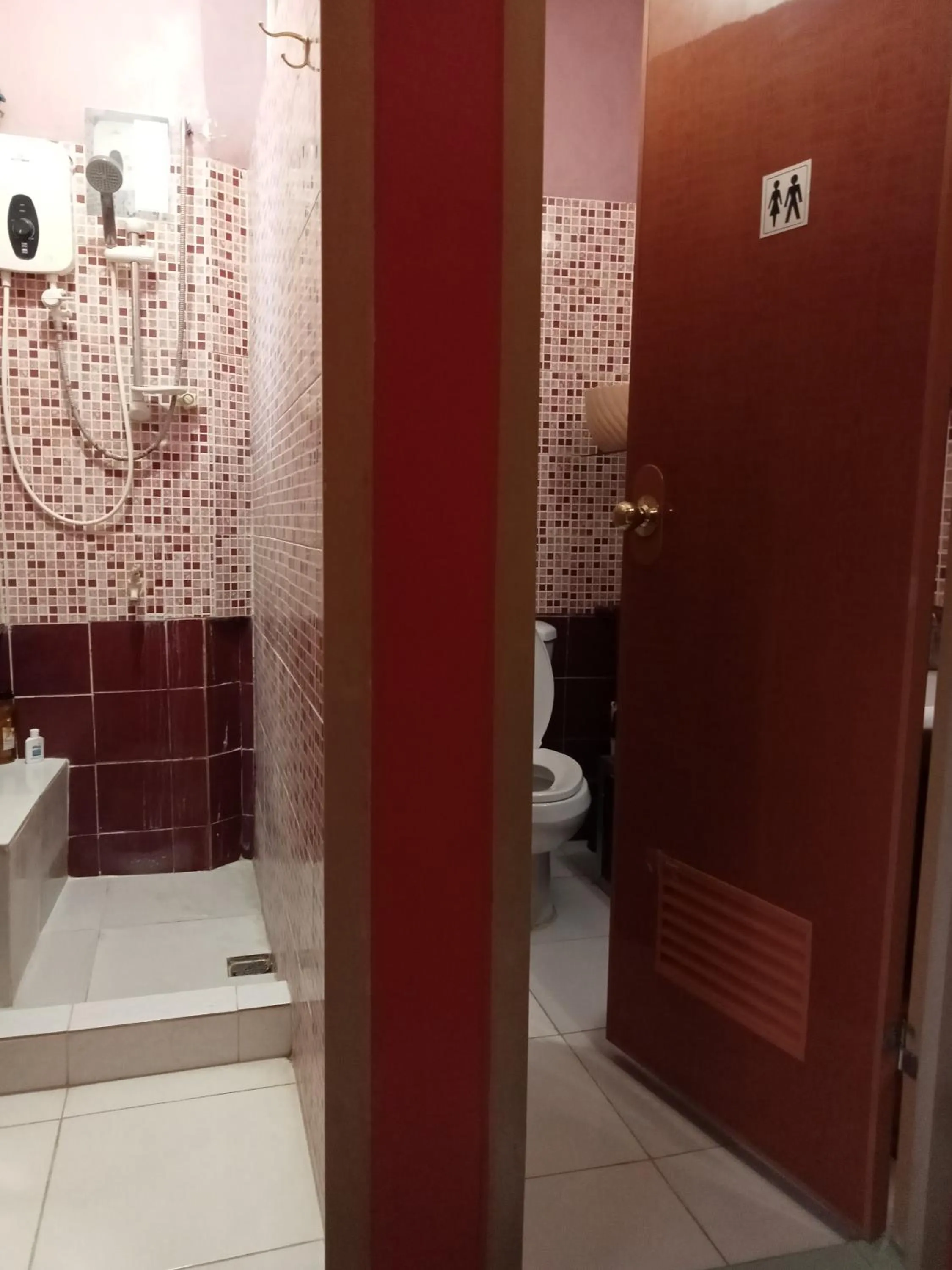 Shower in Villa 301 B&B