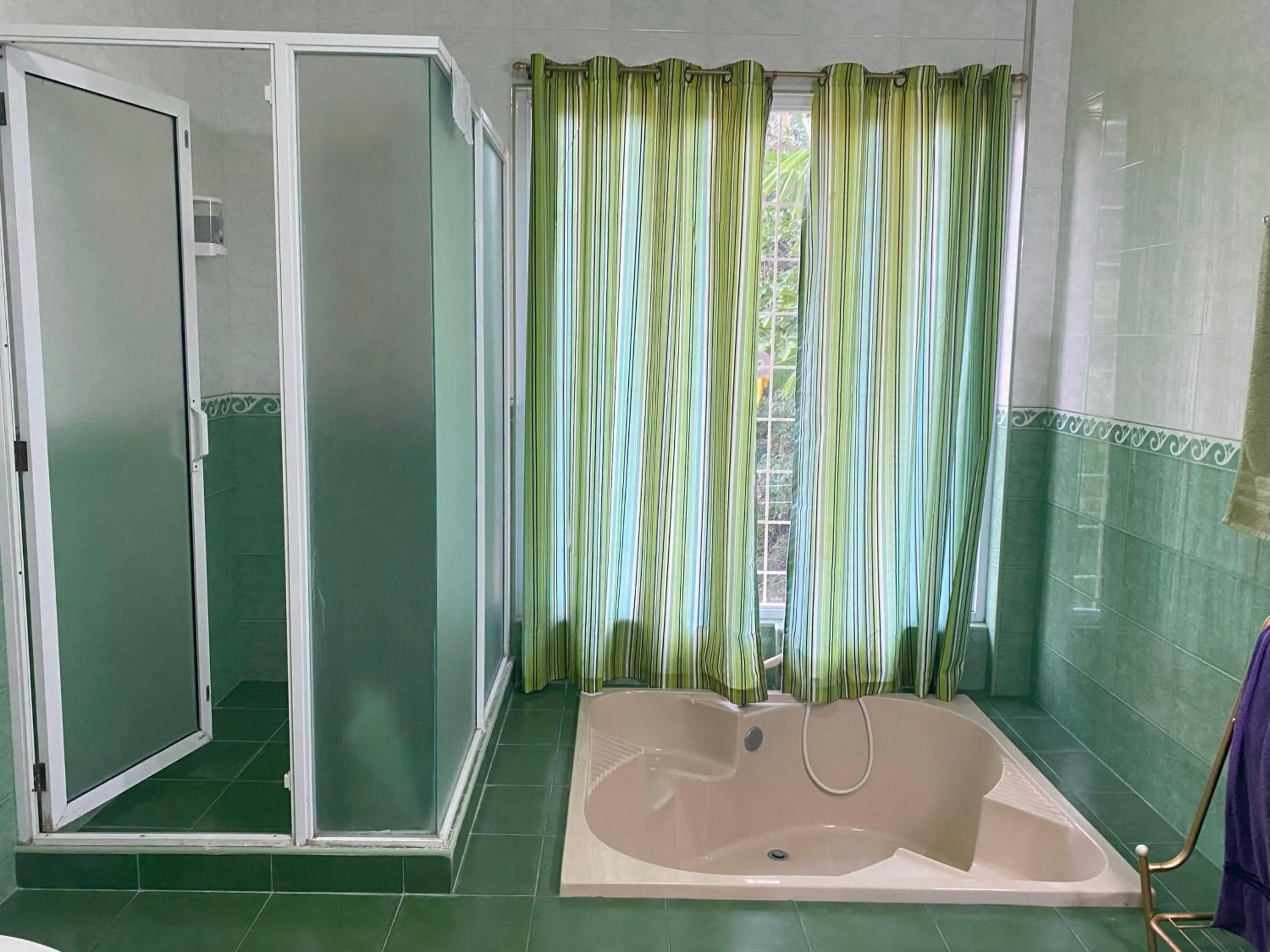 Shower in Villa 301 B&B