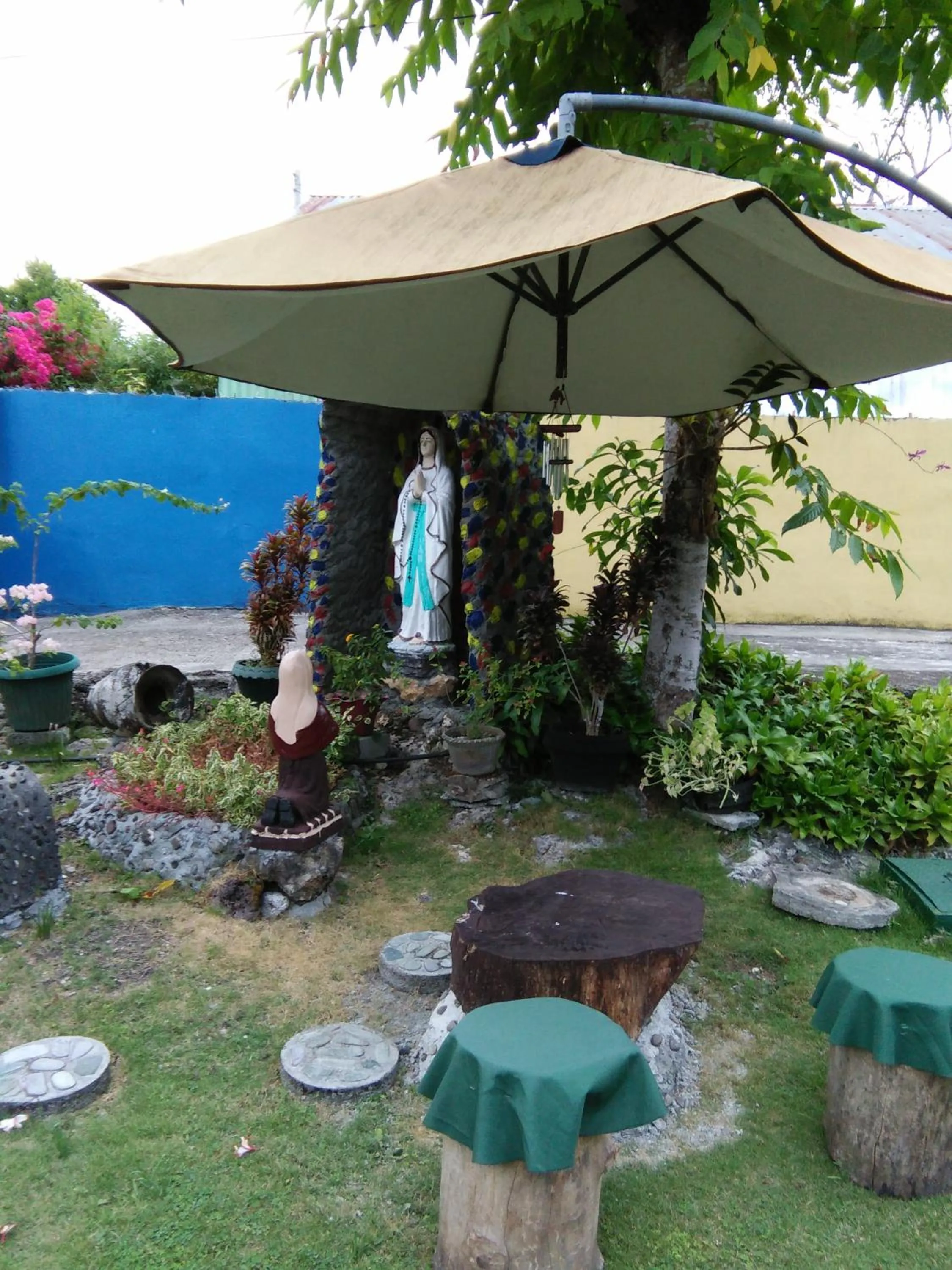 Garden in Villa 301 B&B