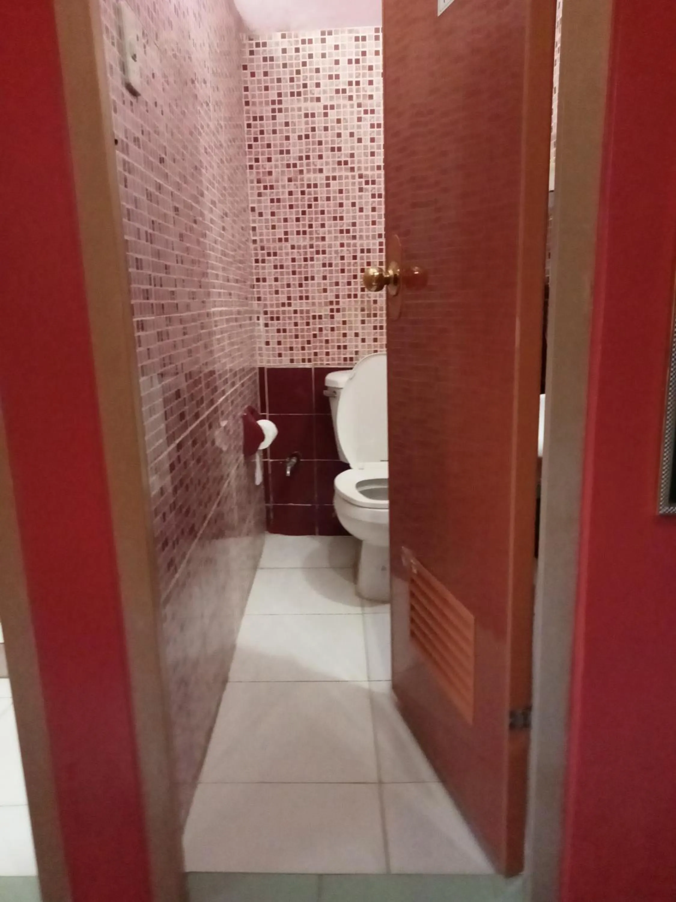 Toilet in Villa 301 B&B