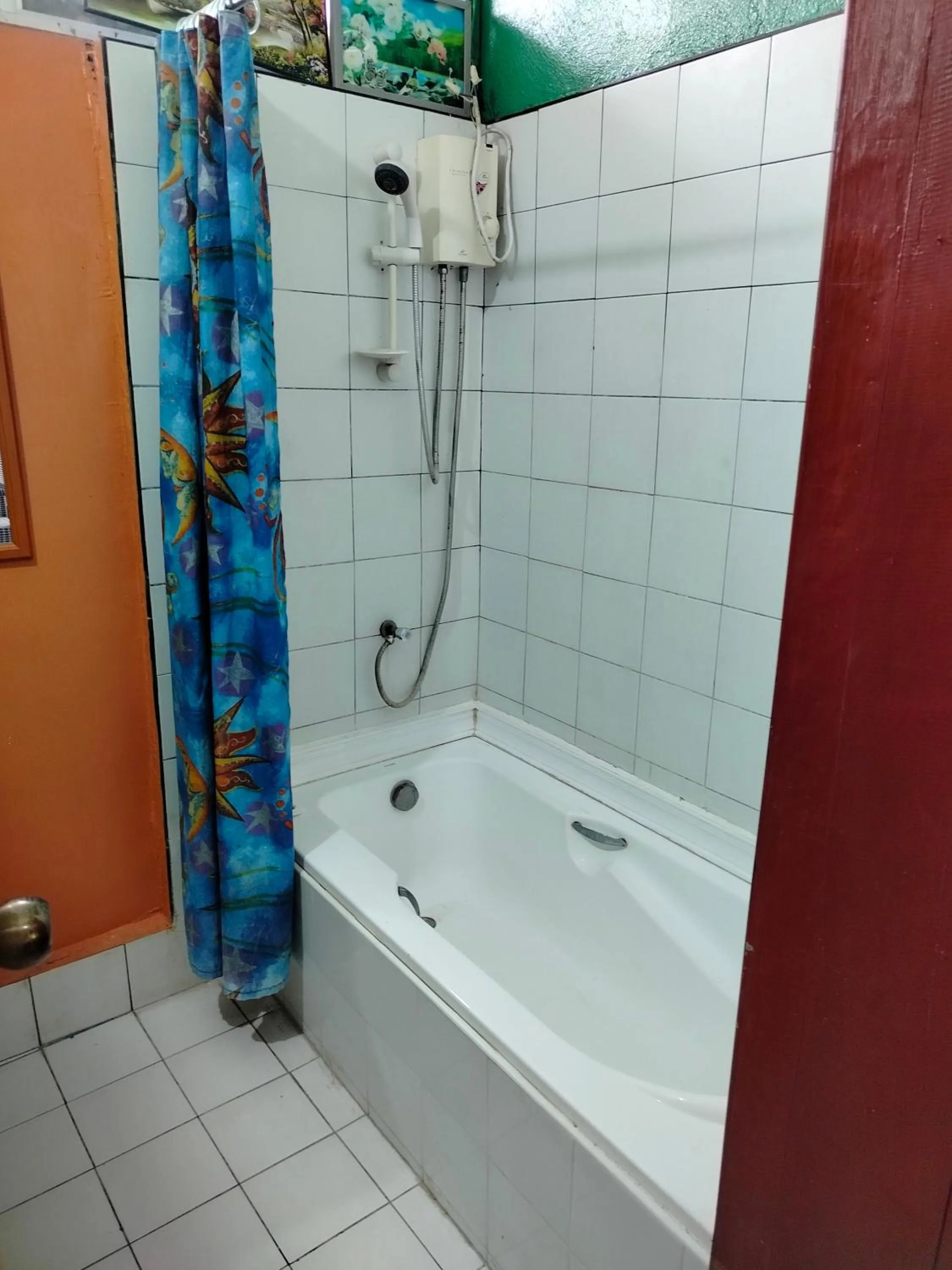 Bath in Villa 301 B&B