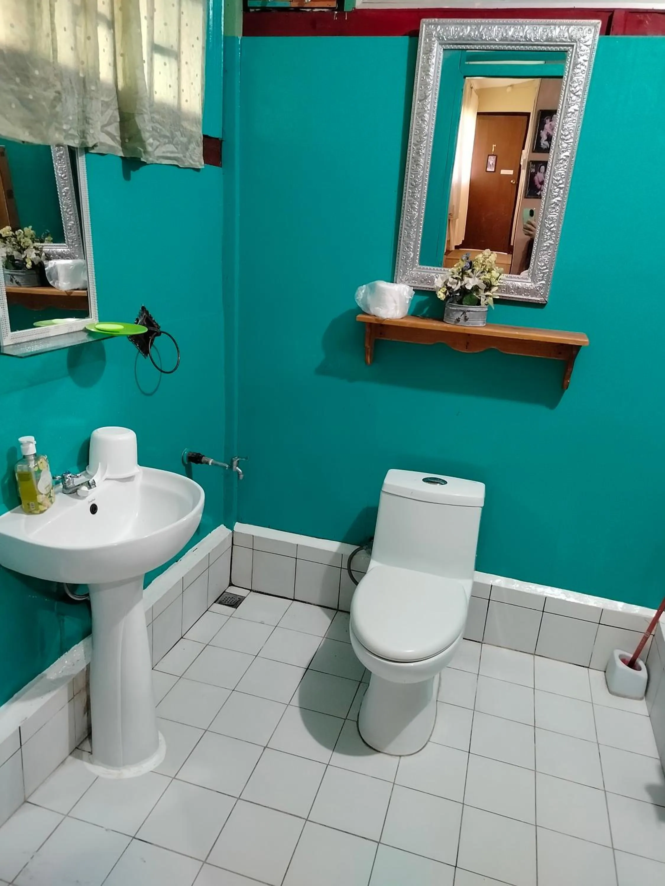 Toilet in Villa 301 B&B