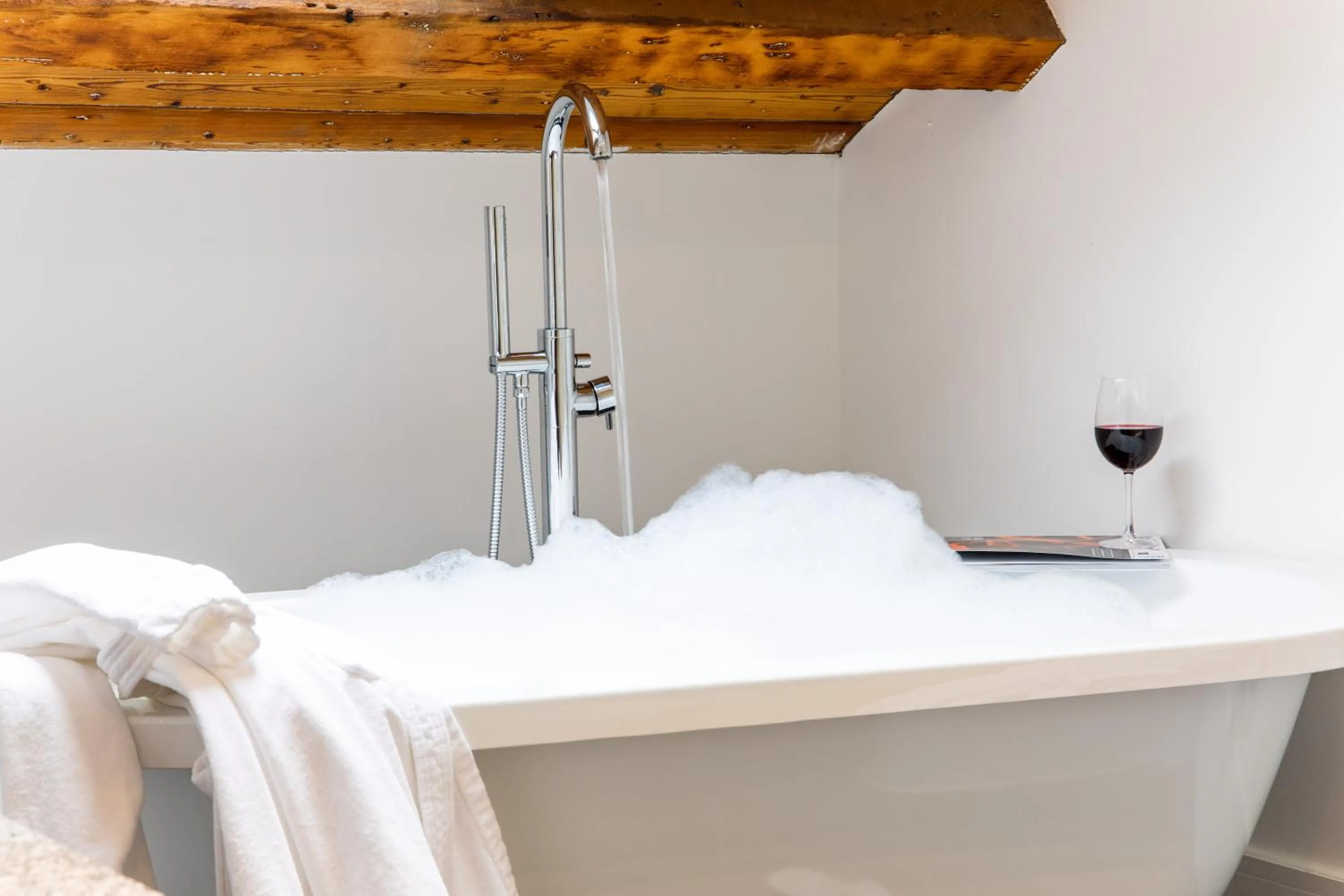 Bathroom, Bed in Hope Street Hotel